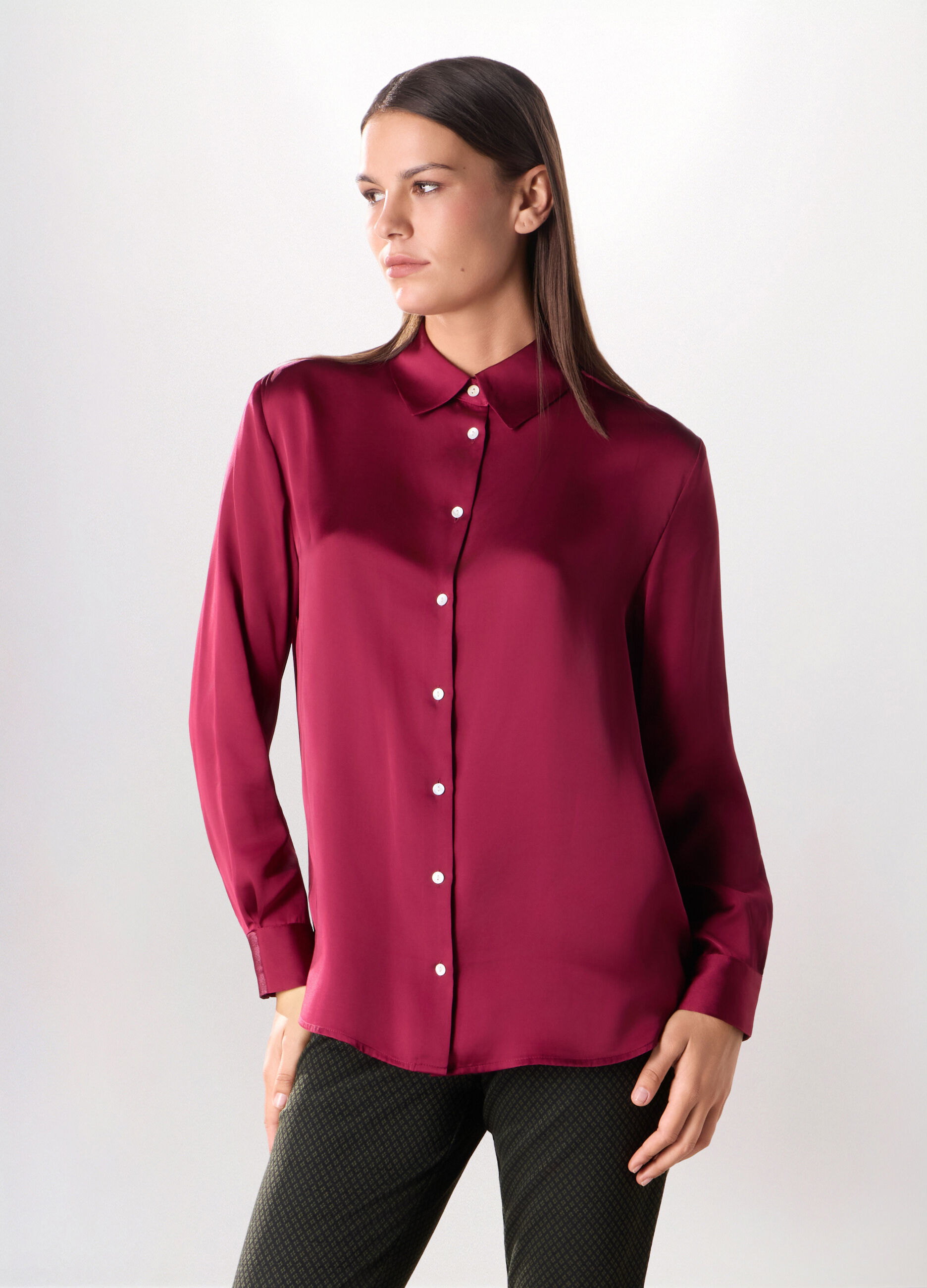 Camicia in raso a maniche lunghe donna_0