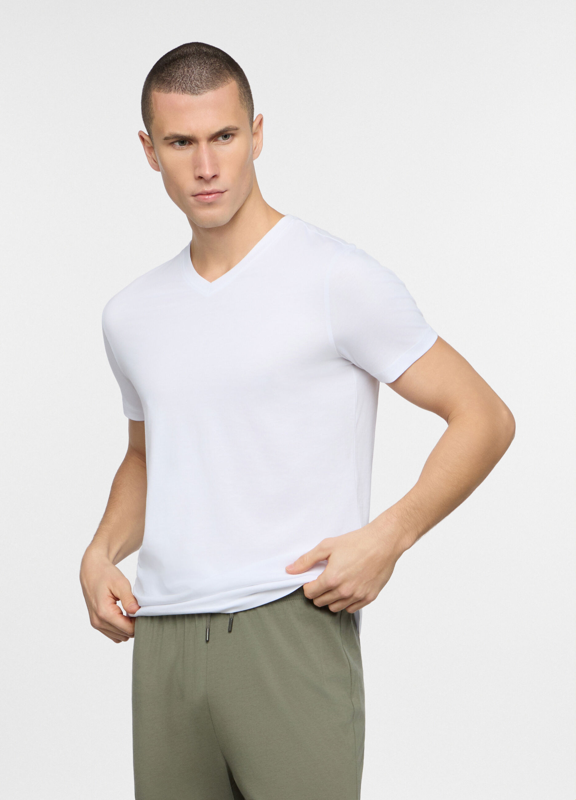 T-shirt scollo a V in jersey di cotone uomo_0