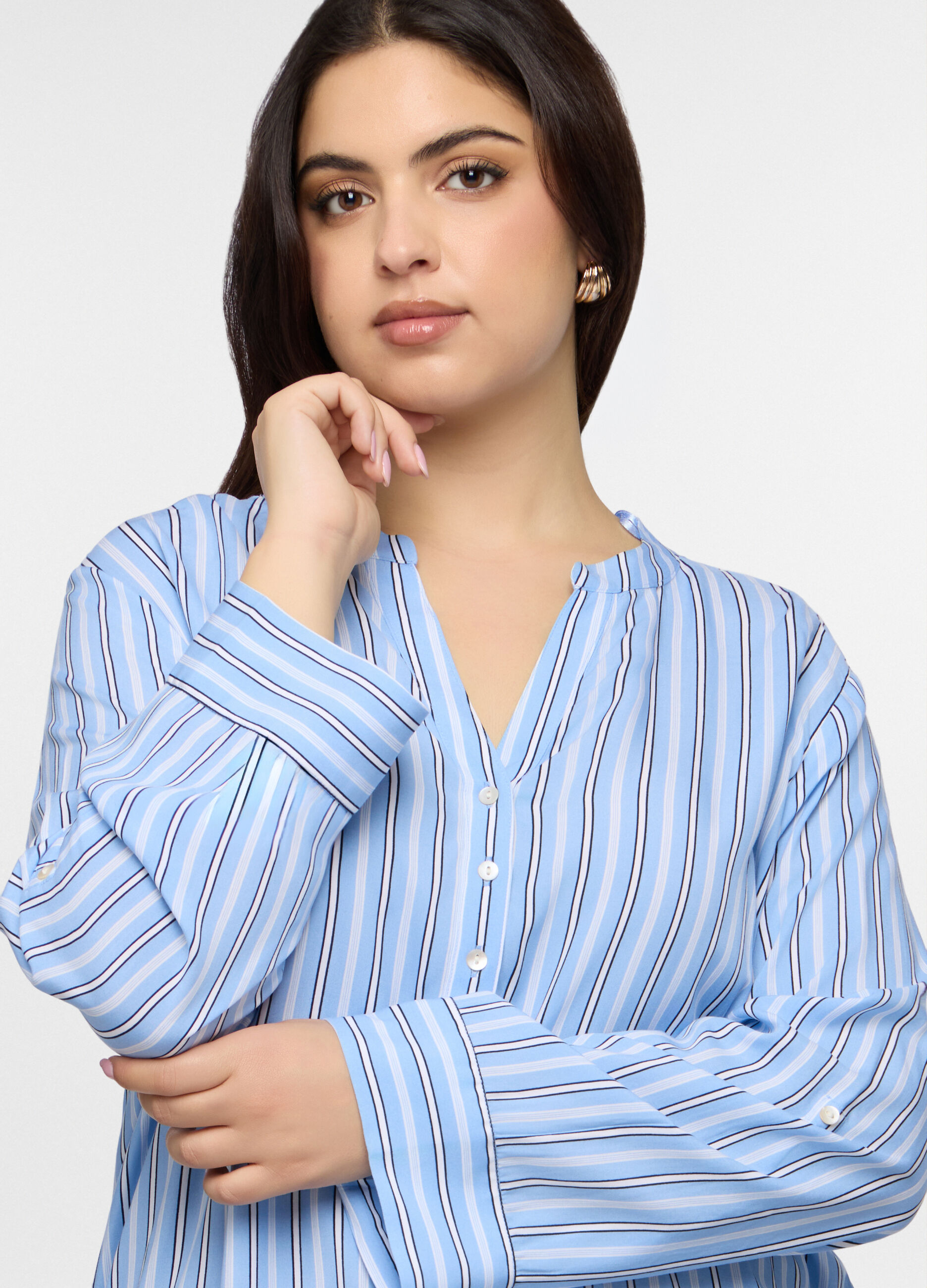 Blusa Fit Regular con scollo a V donna curvy_2