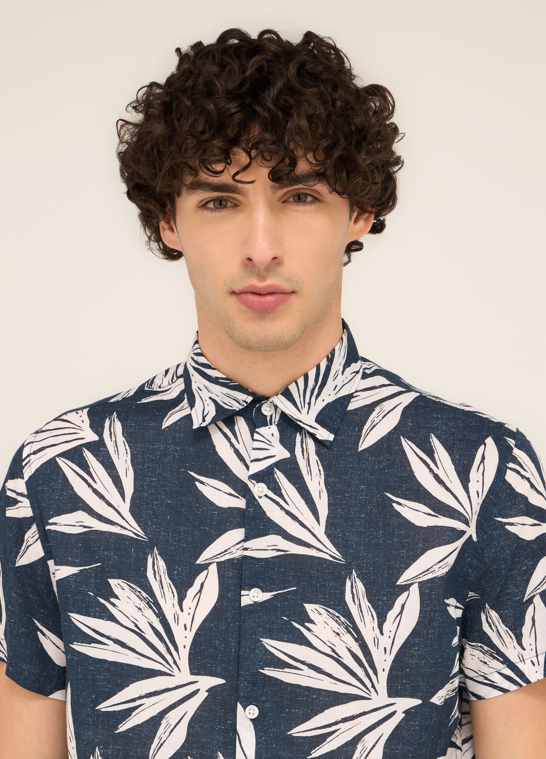 Camicia a maniche corte in cotone con stampa uomo_2