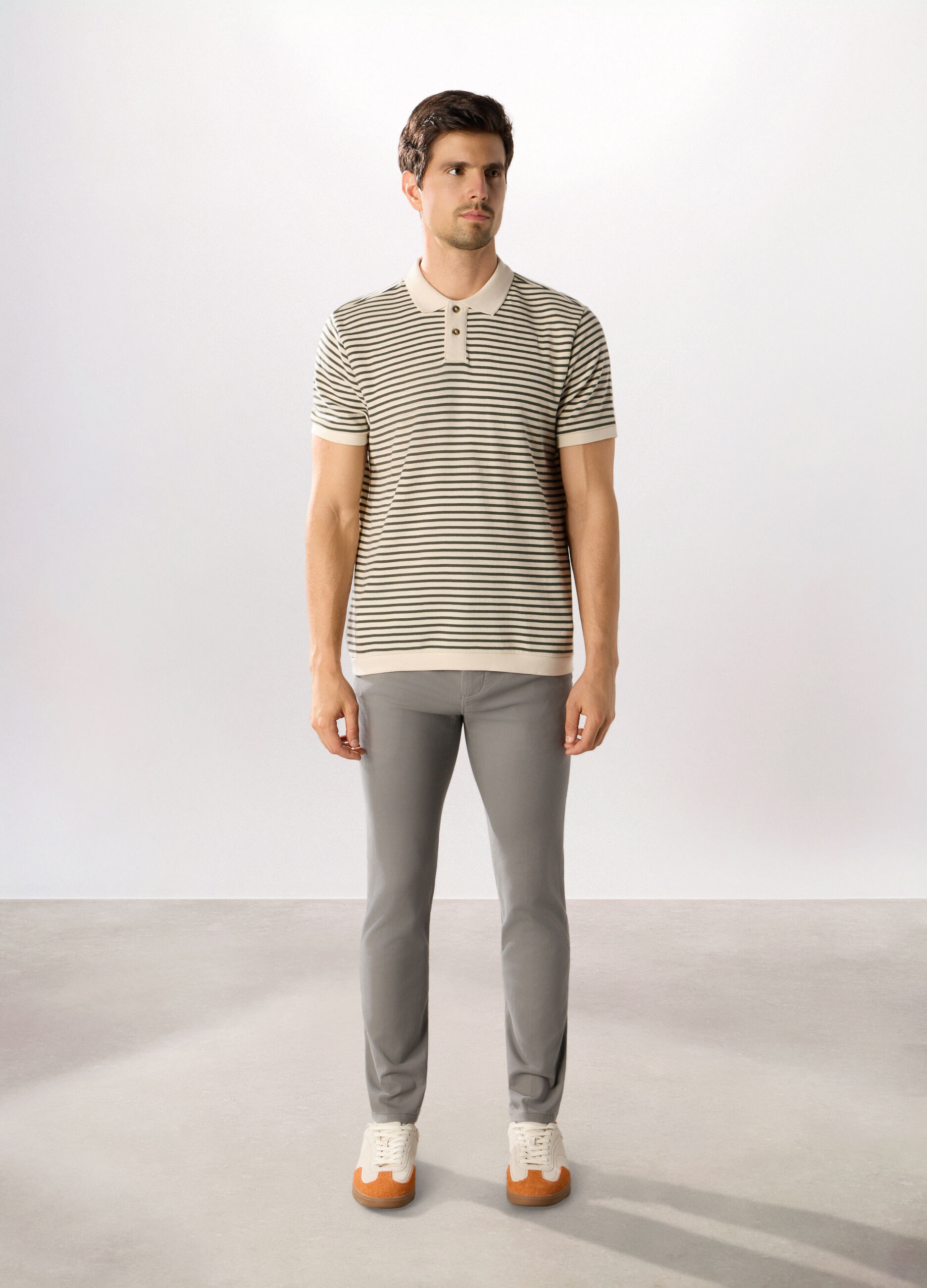 Pantaloni chino slim fit in cotone stretch uomo_0