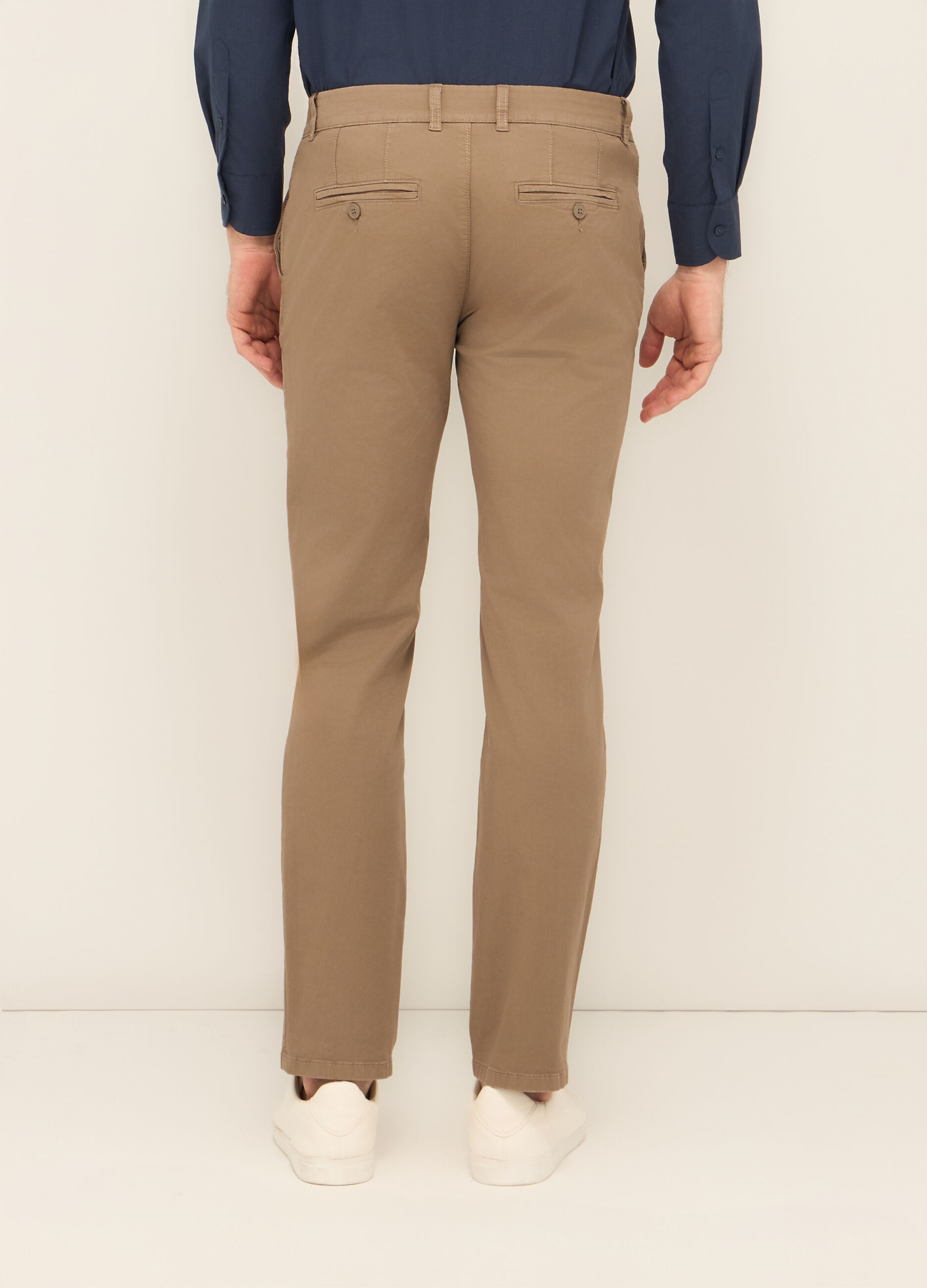 Pantaloni chino in cotone stretch uomo_1