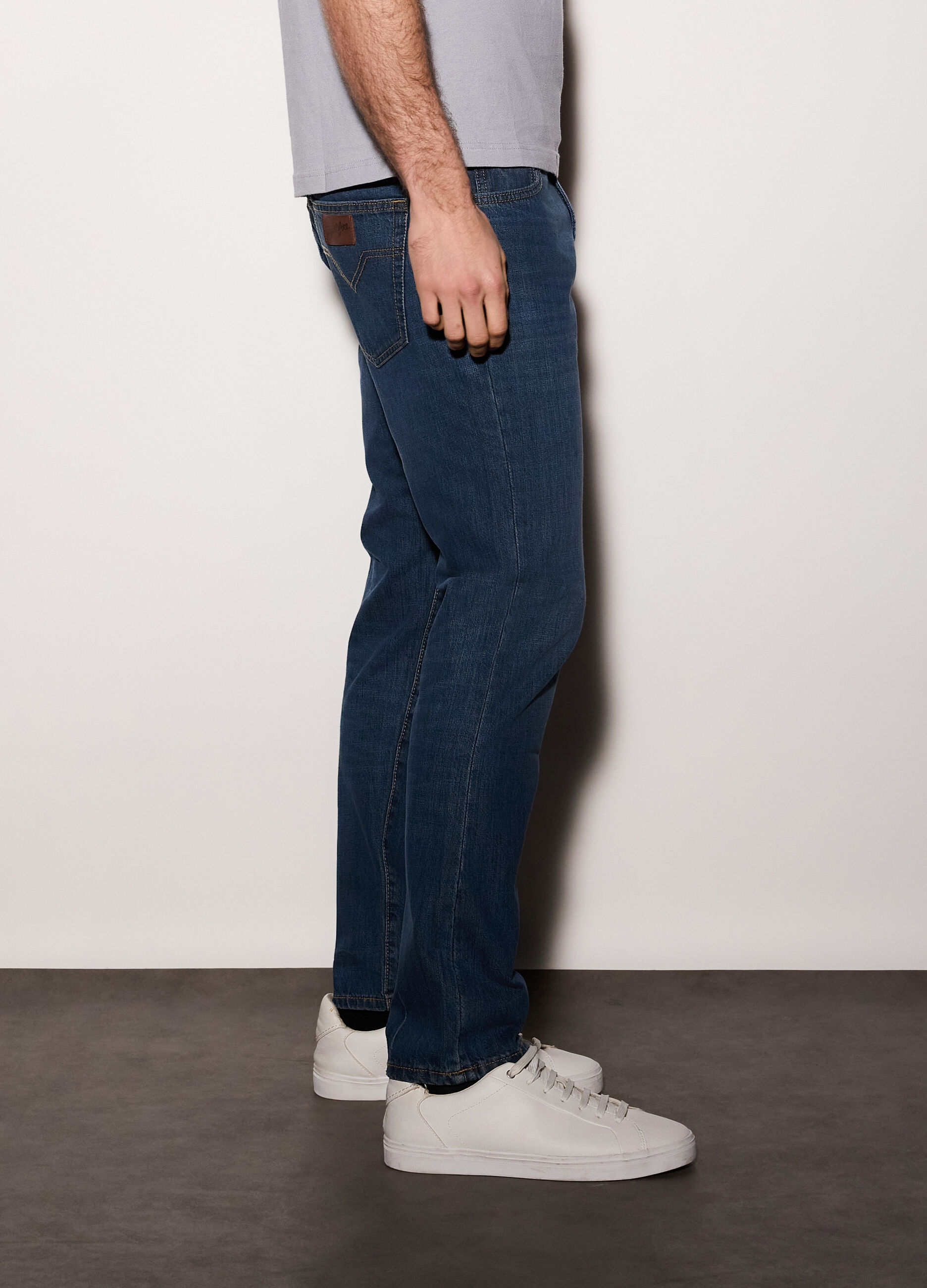 Jeans regular fit in denim di cotone uomo_1