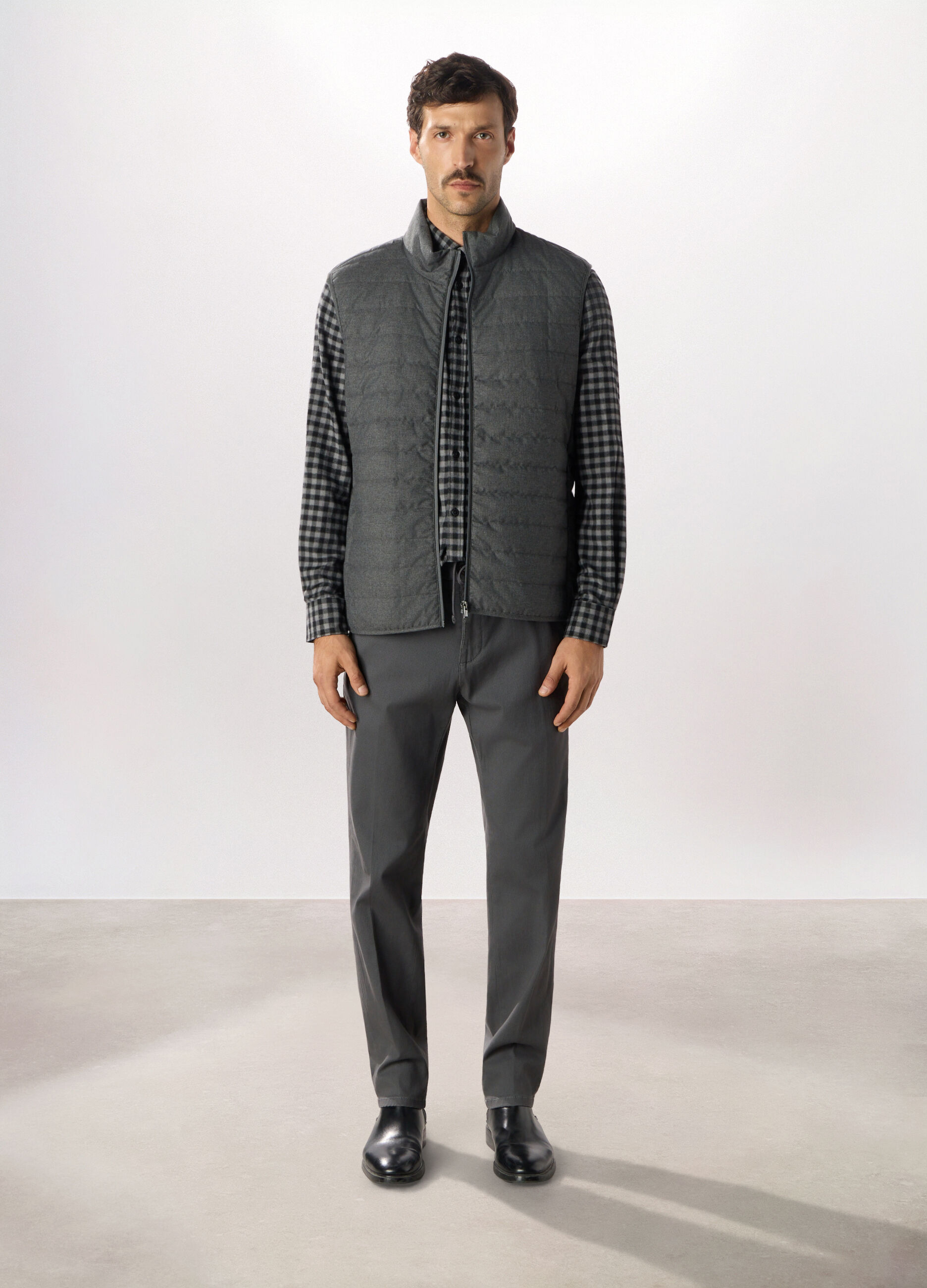 Gilet imbottito con zip uomo_0