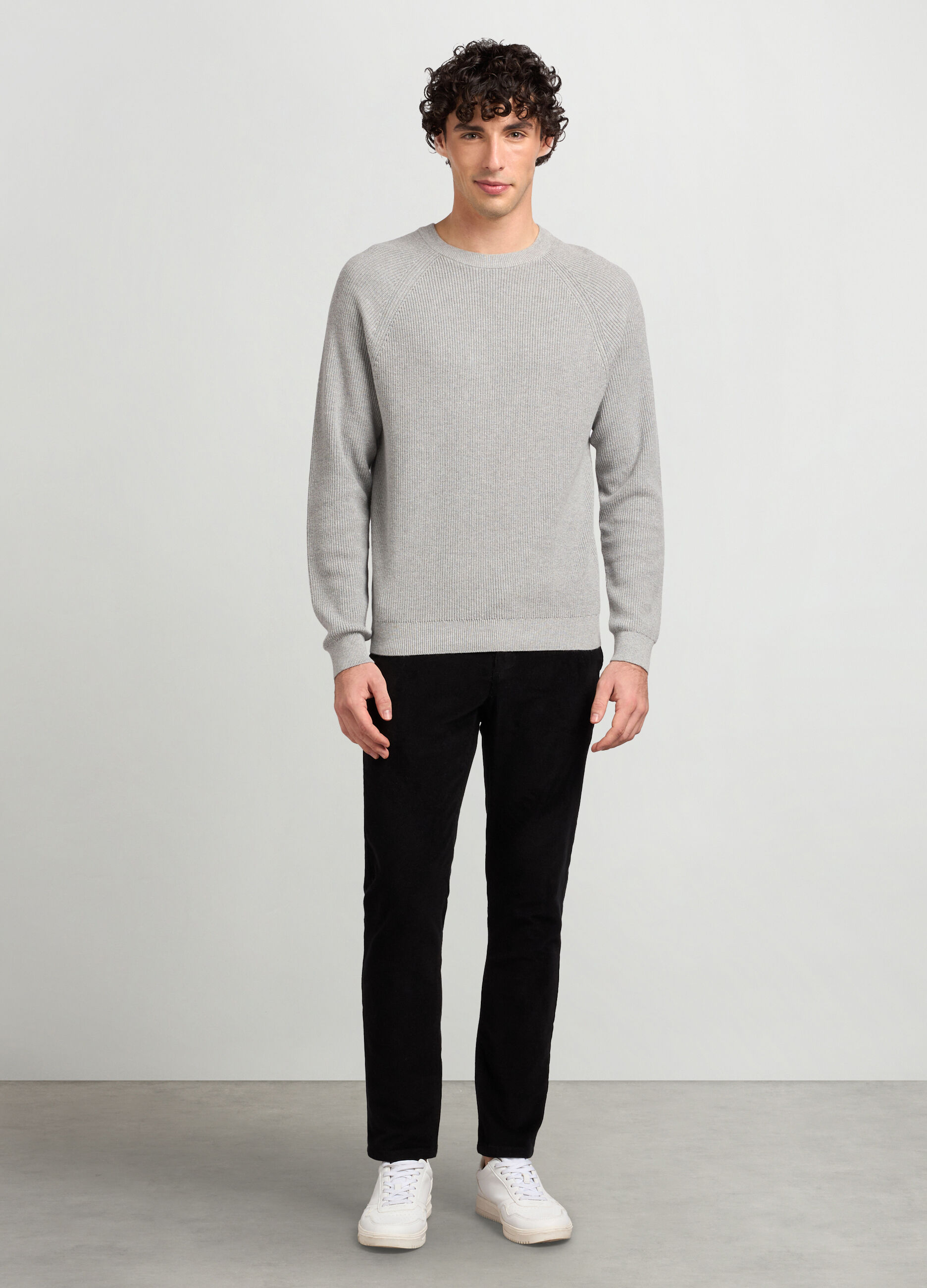 Pantaloni chino slim fit in velluto a coste uomo_0