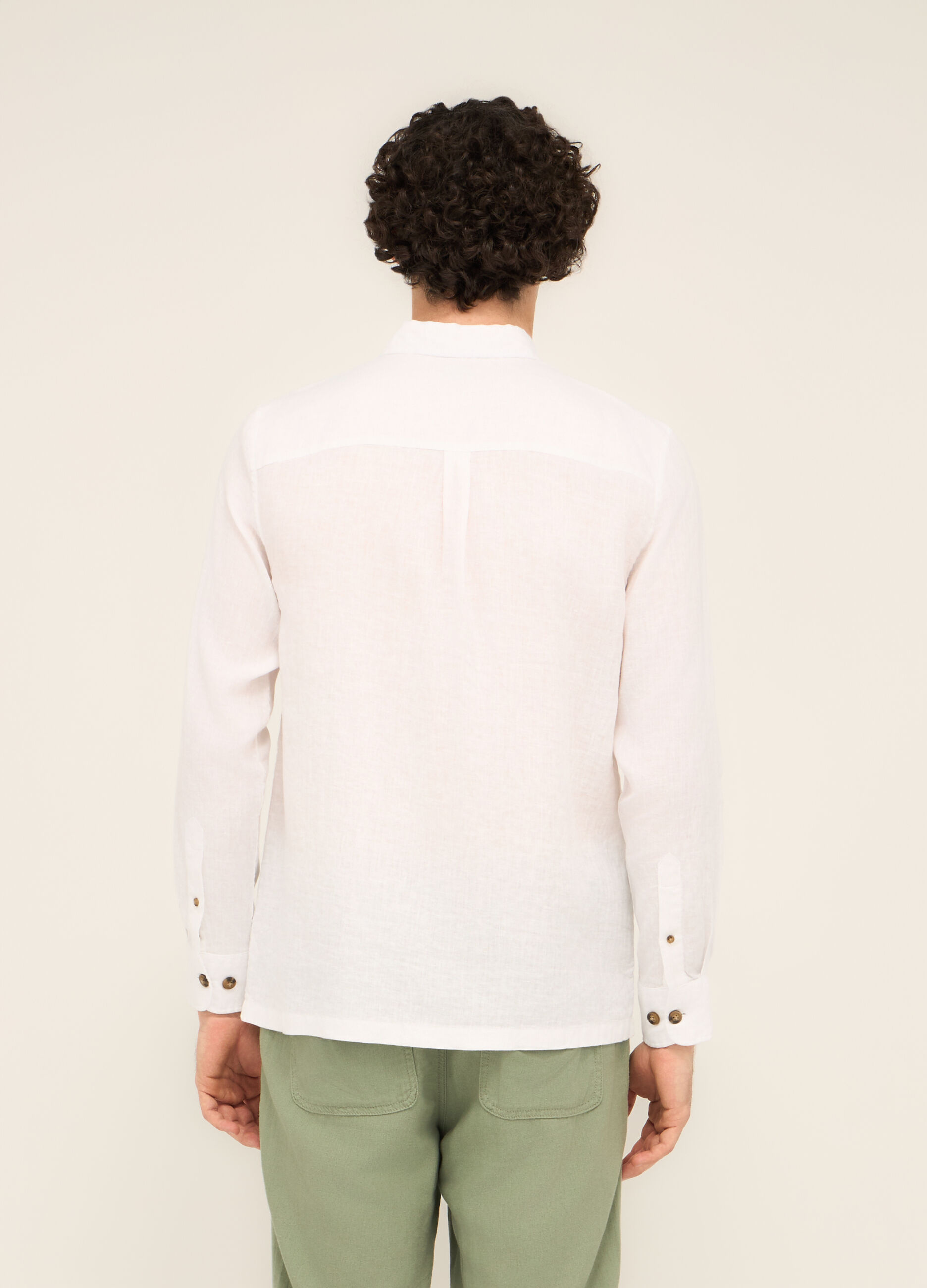 Camicia con taschini in puro lino uomo_1