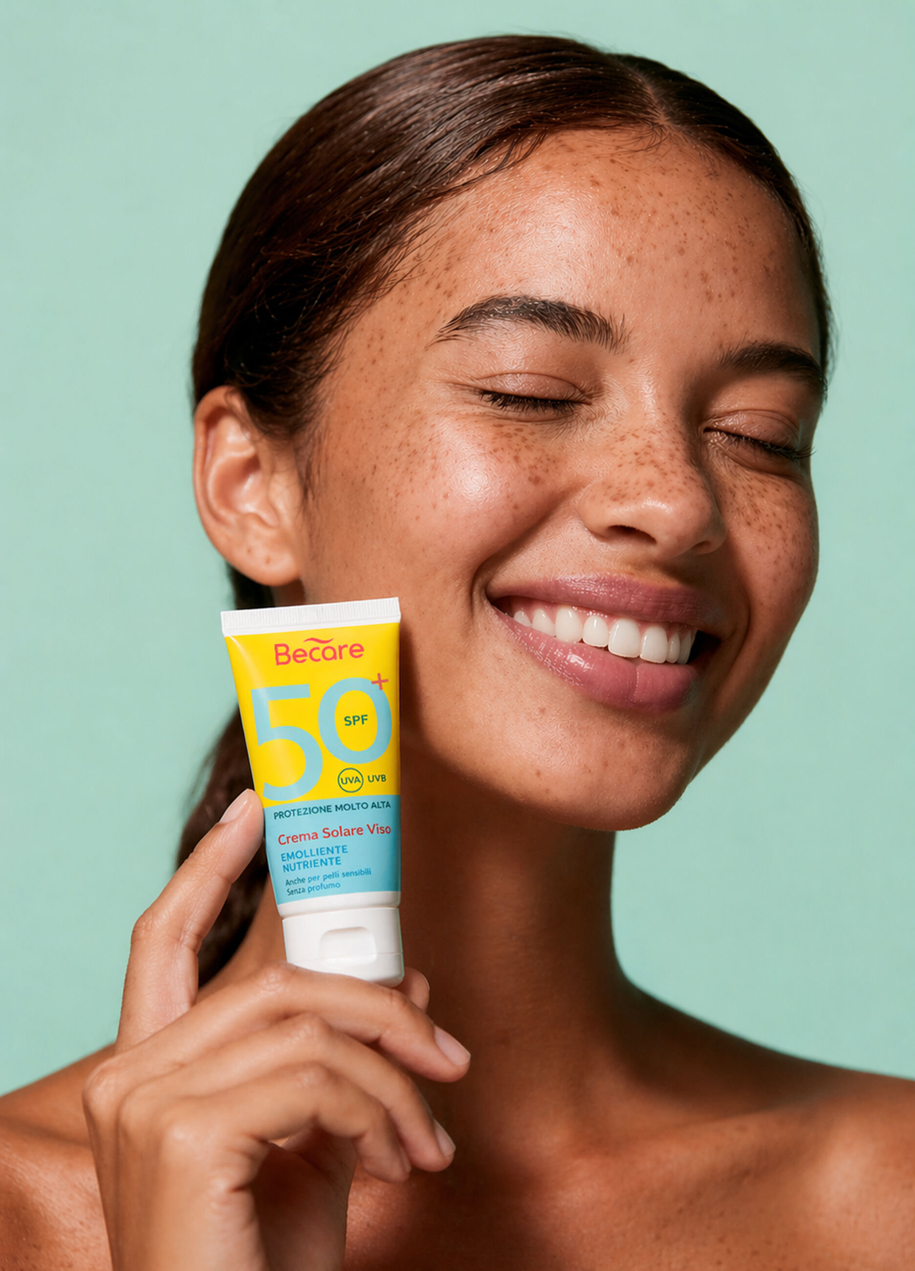 Crema solare SPF 50+ protezione molto alta per il viso, collo e decollet&egrave;.  Formula senza profumo che dona morbidezza e comfort, perfetta come base trucco._1