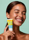 Crema solare SPF 50+ protezione molto alta per il viso, collo e decollet&egrave;.  Formula senza profumo che dona morbidezza e comfort, perfetta come base trucco._1