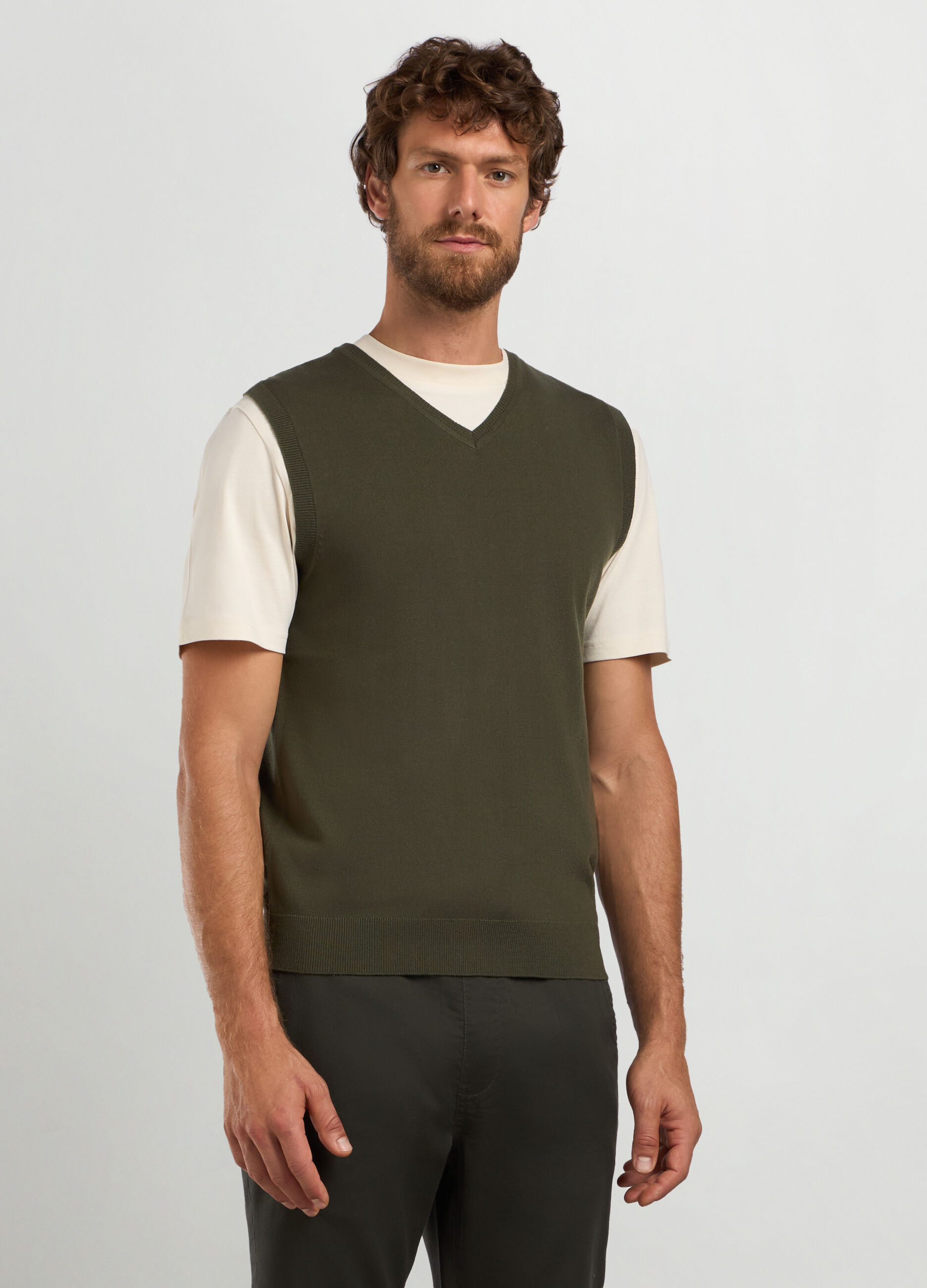 Smanicato collo a V maglia rasata uomo_0