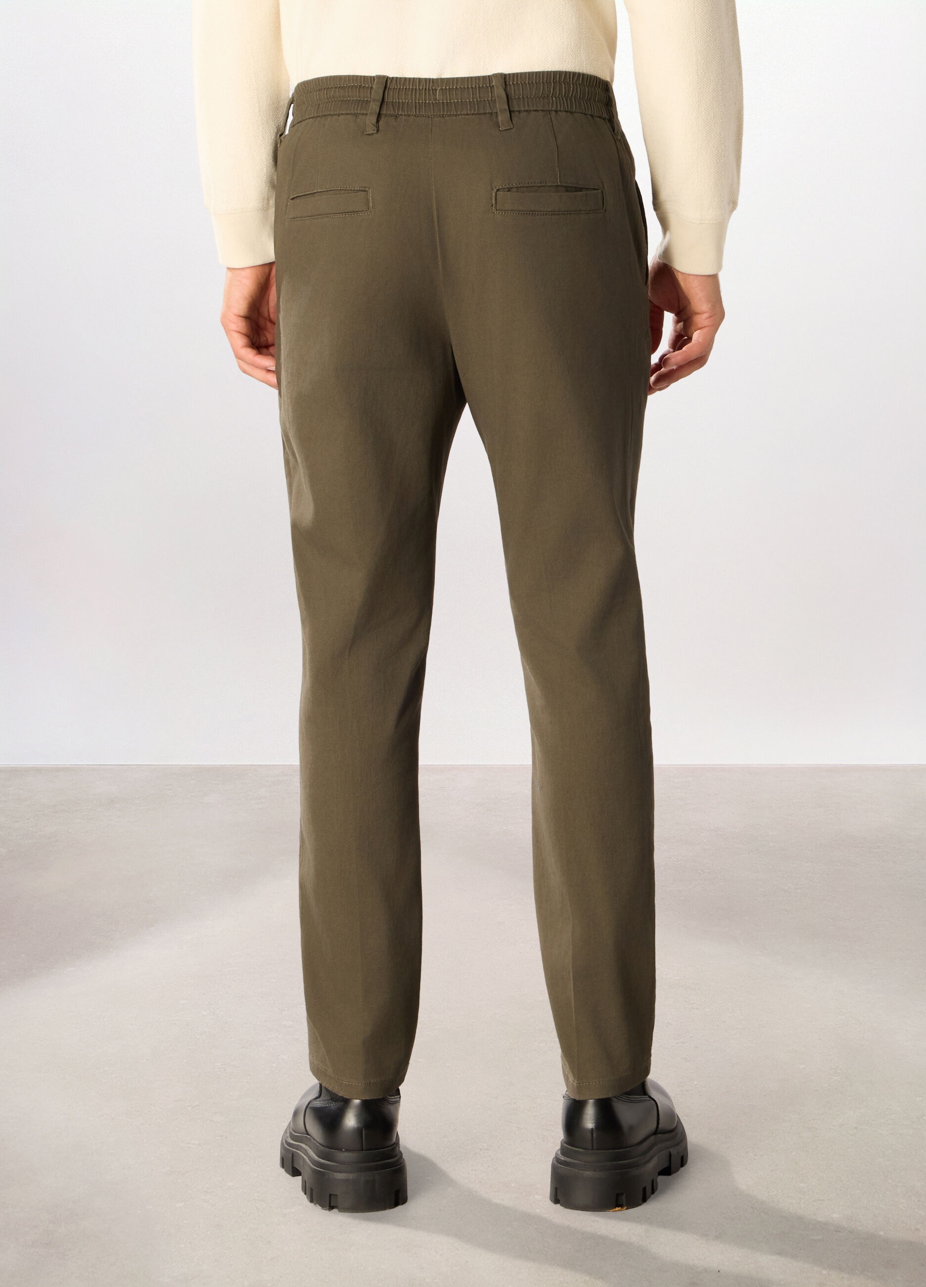 Pantaloni chino in cotone stretch uomo_1