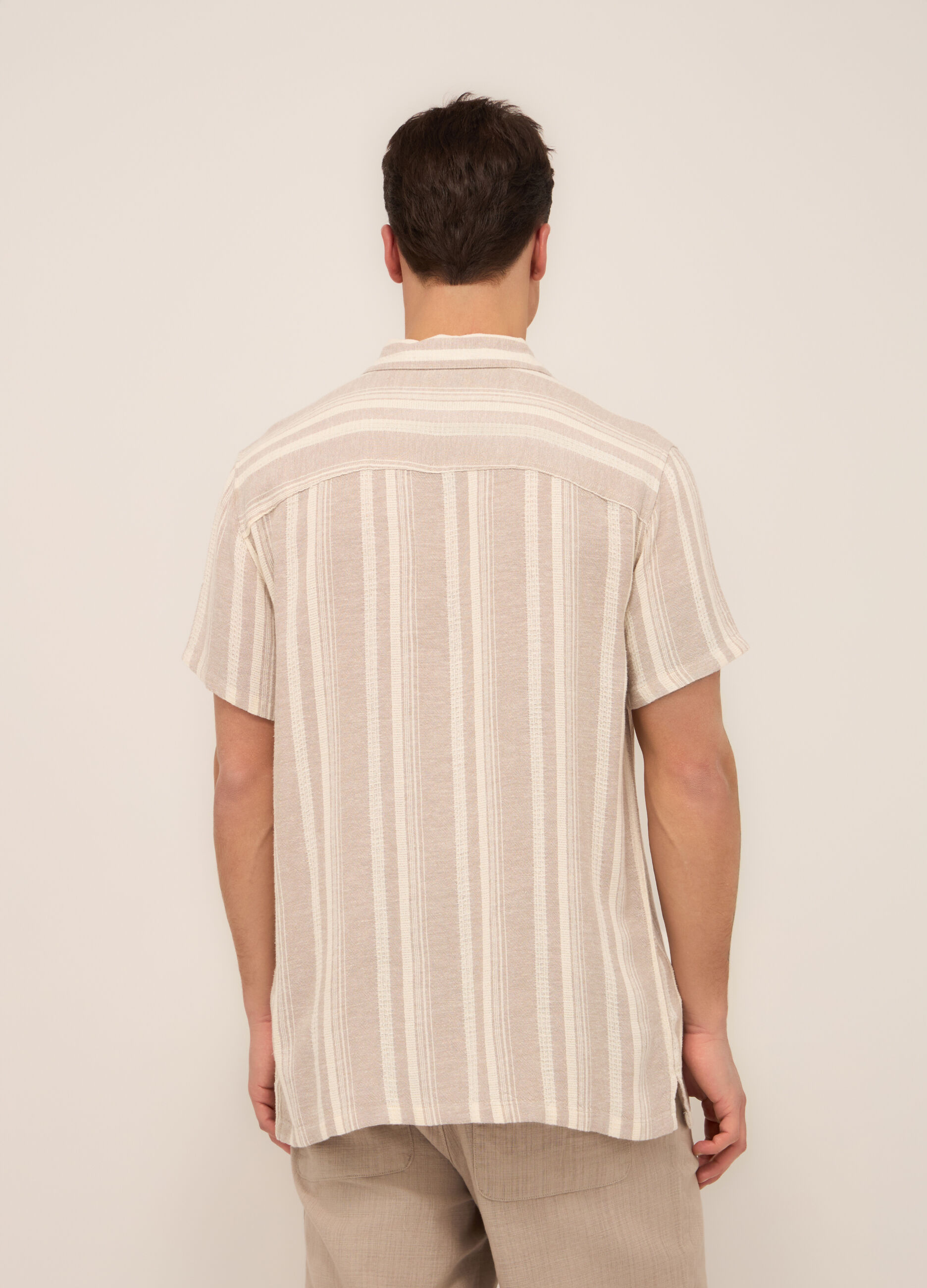 Camicia a maniche corte in misto viscosa uomo_1