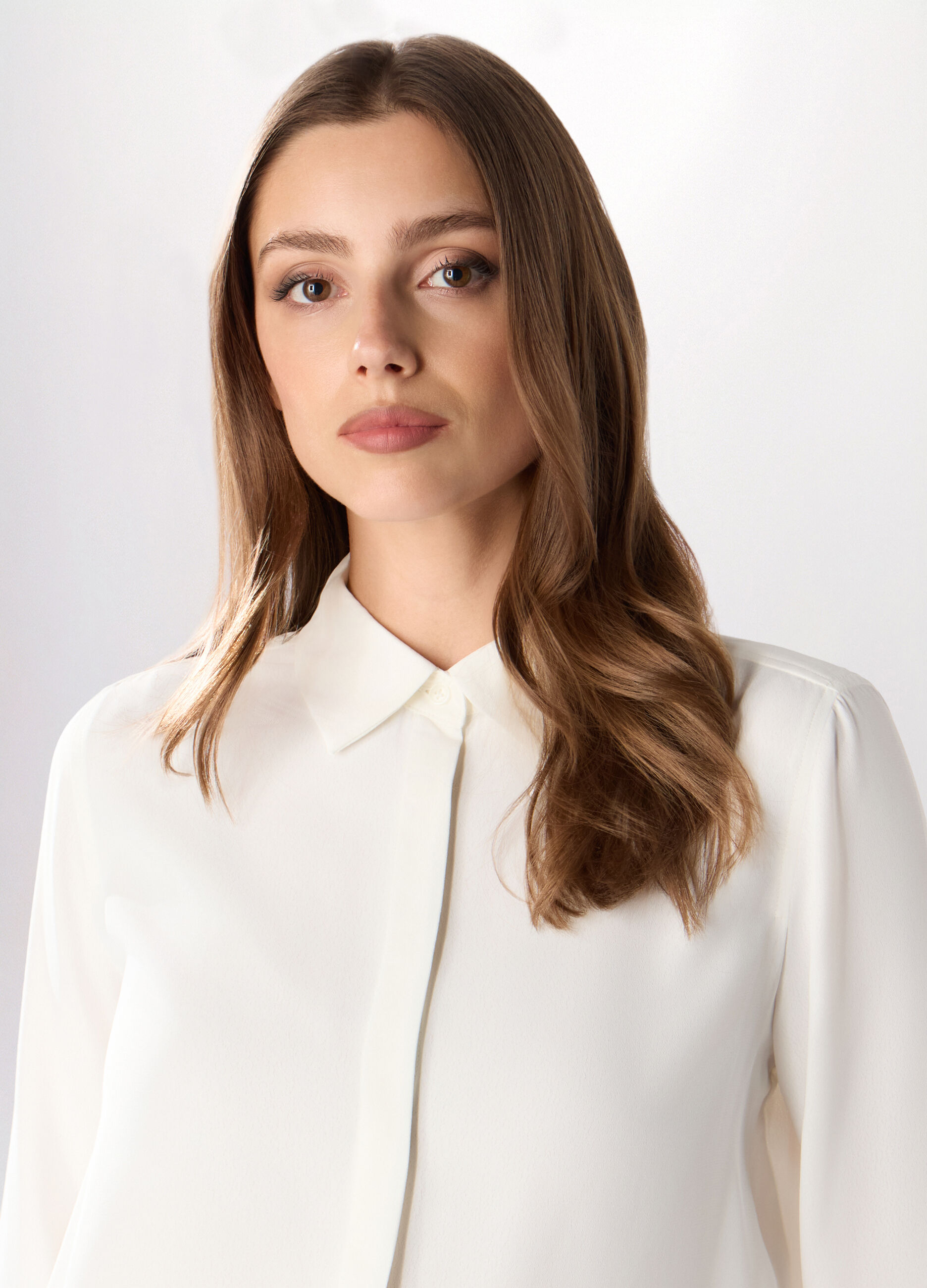 Camicia a maniche lunghe tinta unita donna_2