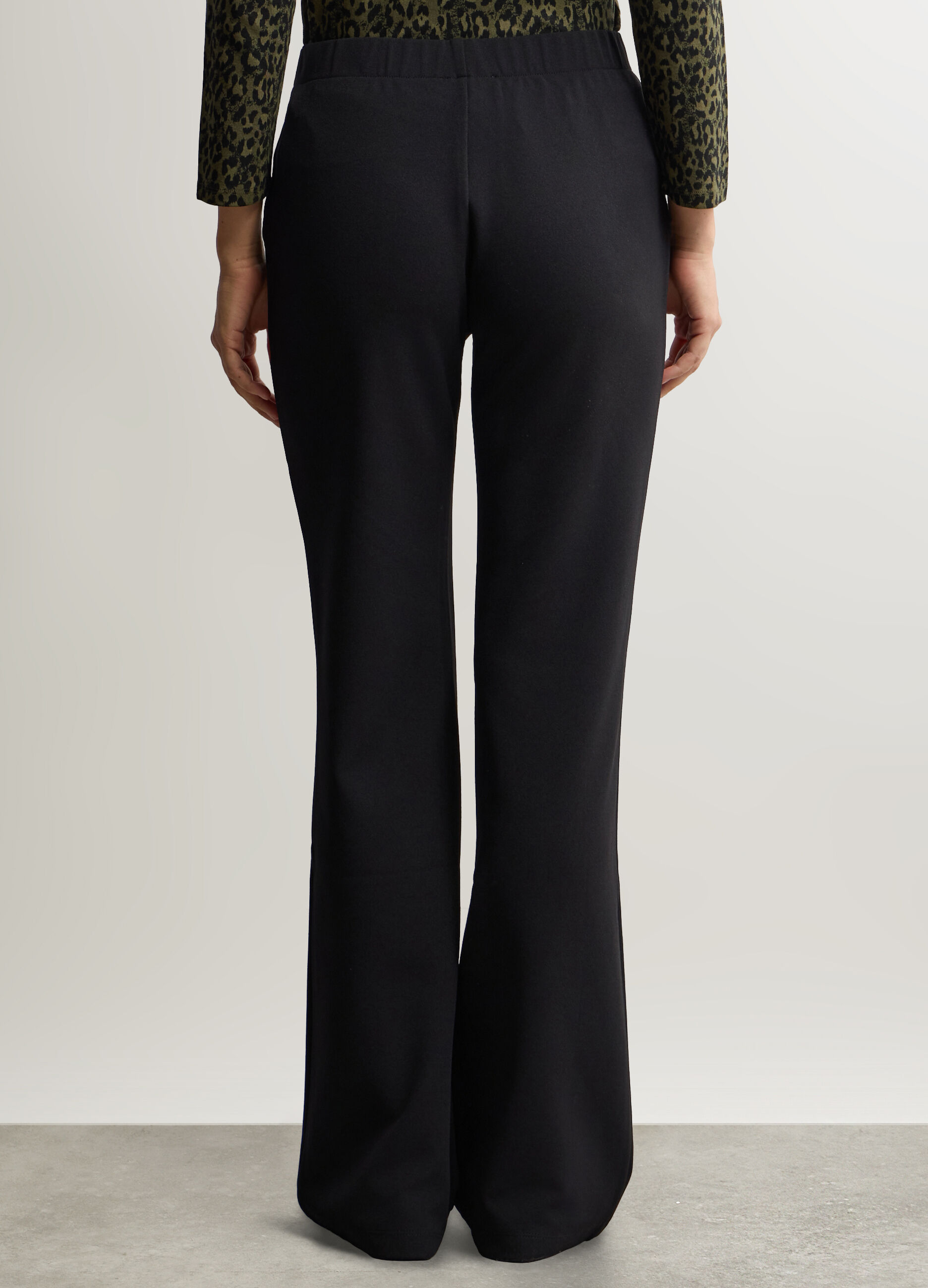 Pantaloni Flare Fit crepe stretch donna_2