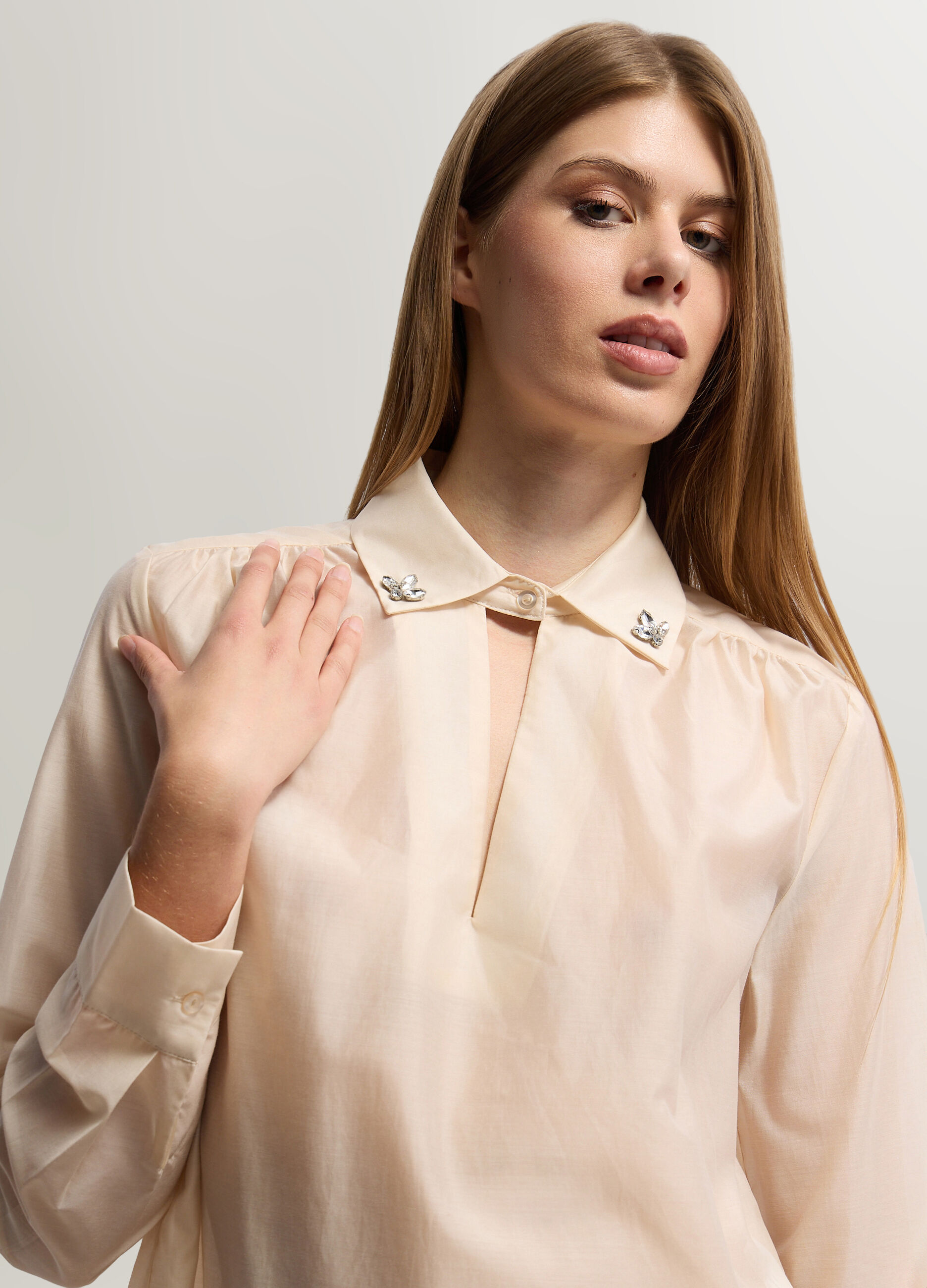 Blusa Fit Regular con colletto alla francese e scollo a V misto lyocell donna_2