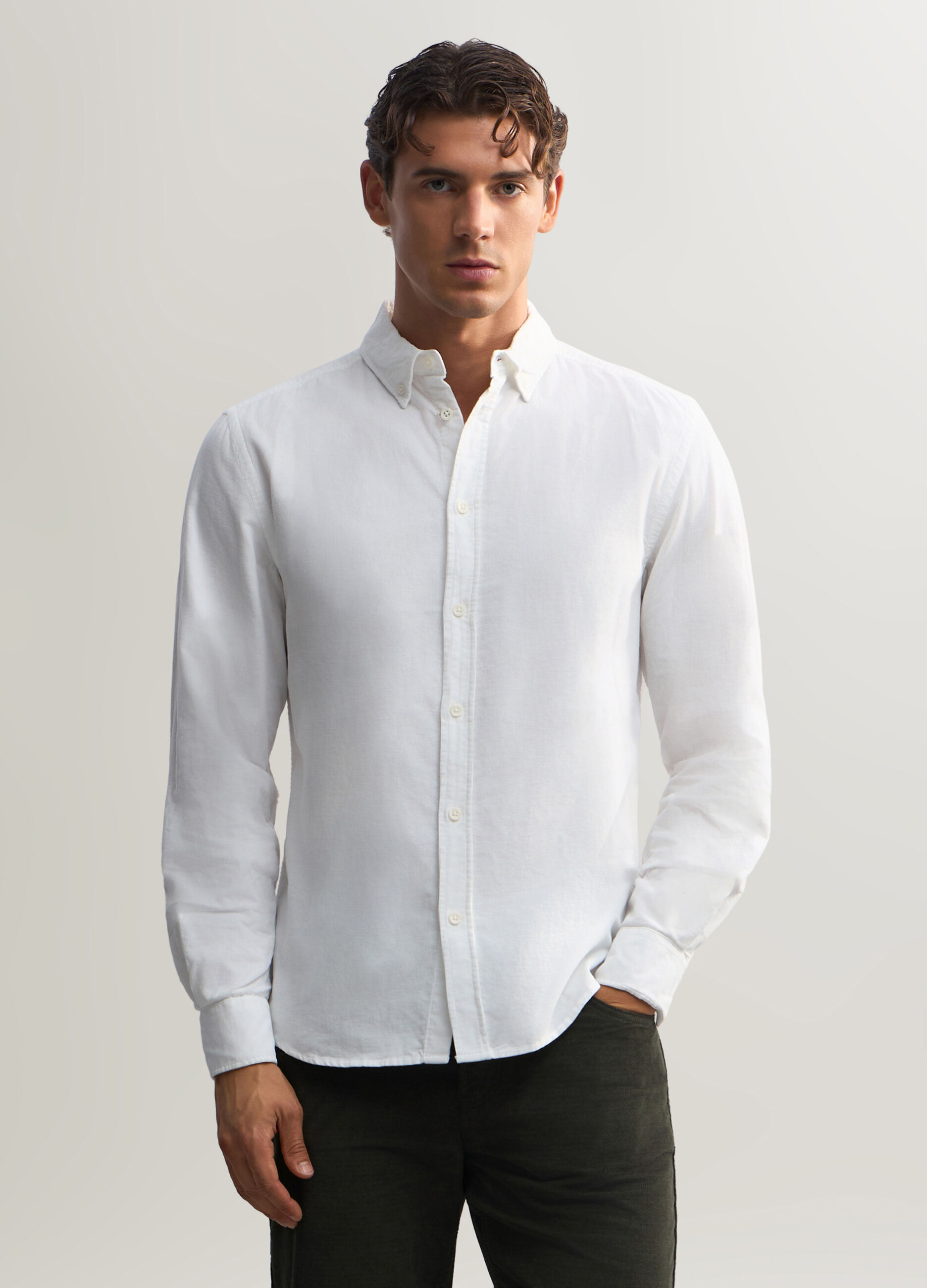 Camicia regular fit in velluto a coste uomo_0