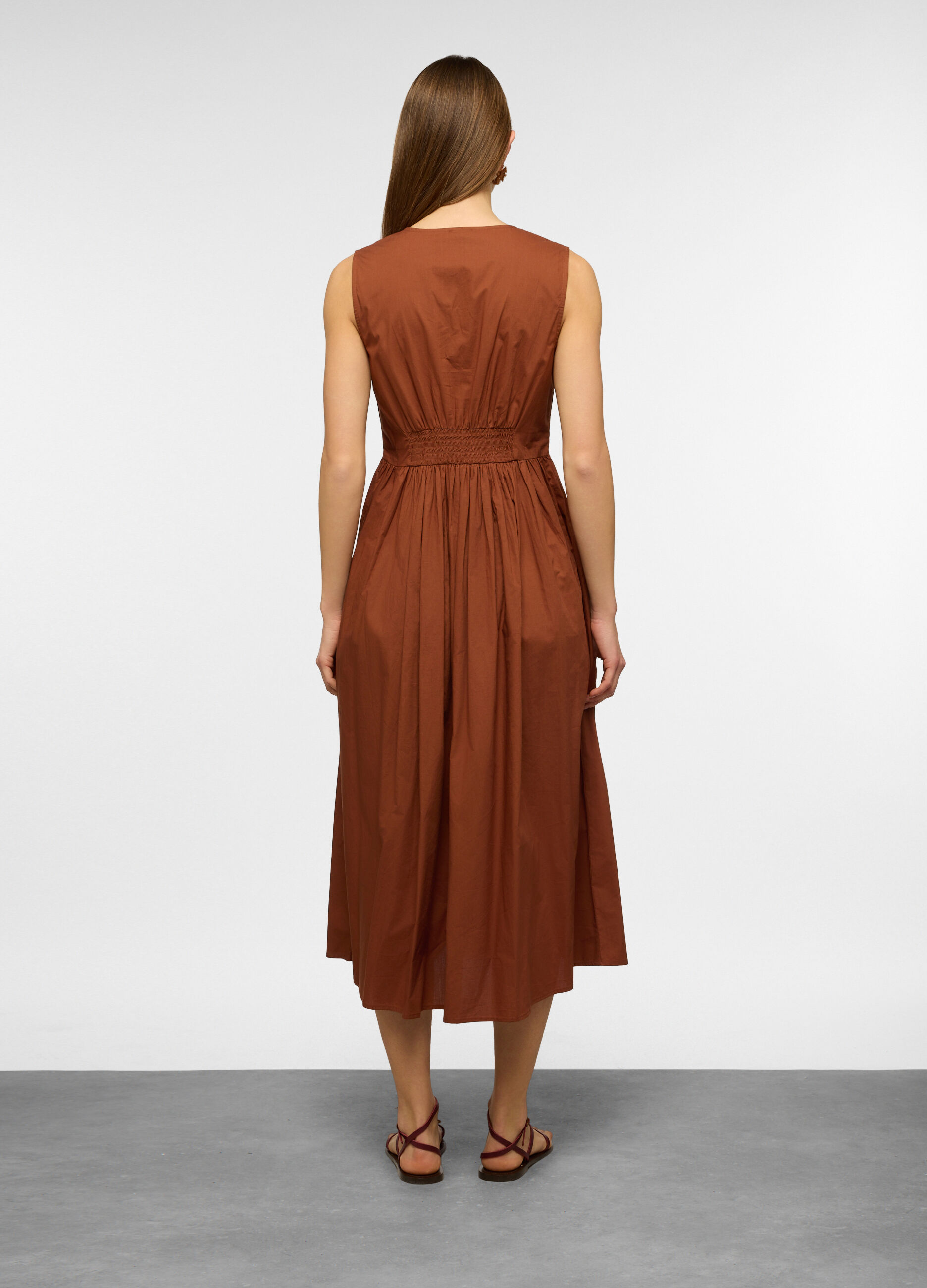 Vestito midi smanicato con scollo V in puro cotone donna_1