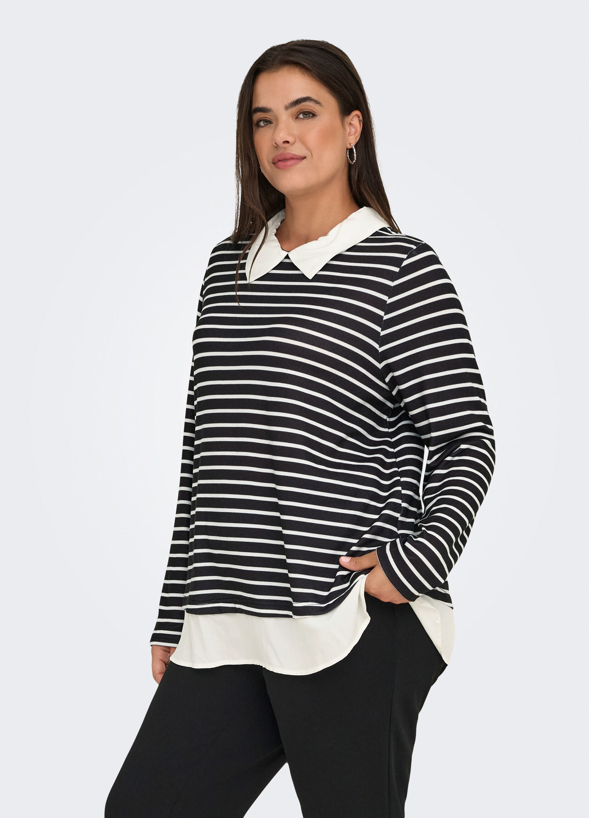 Top a maniche lunghe loose fit_0