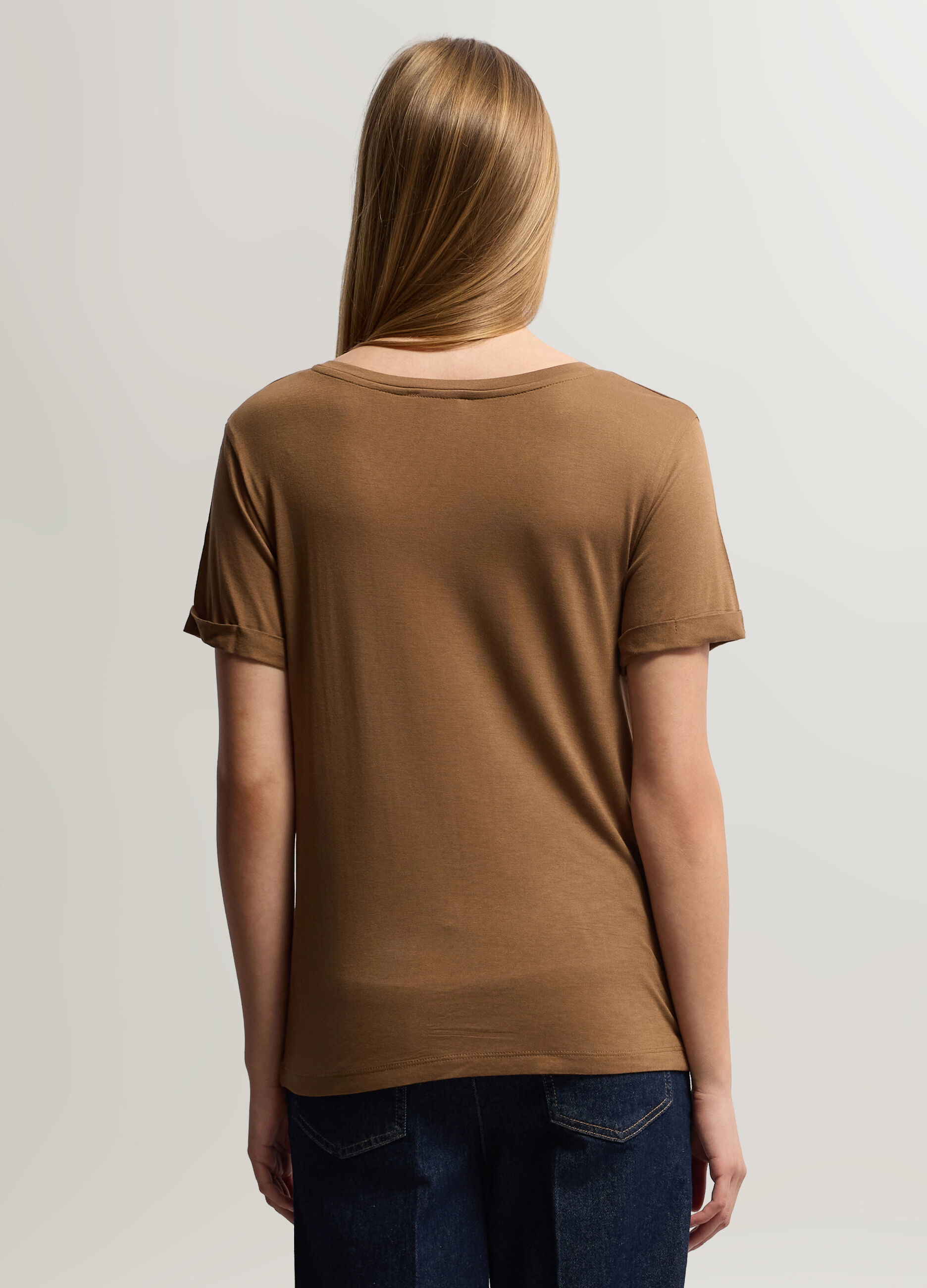 T-shirt con scollo a V donna_1
