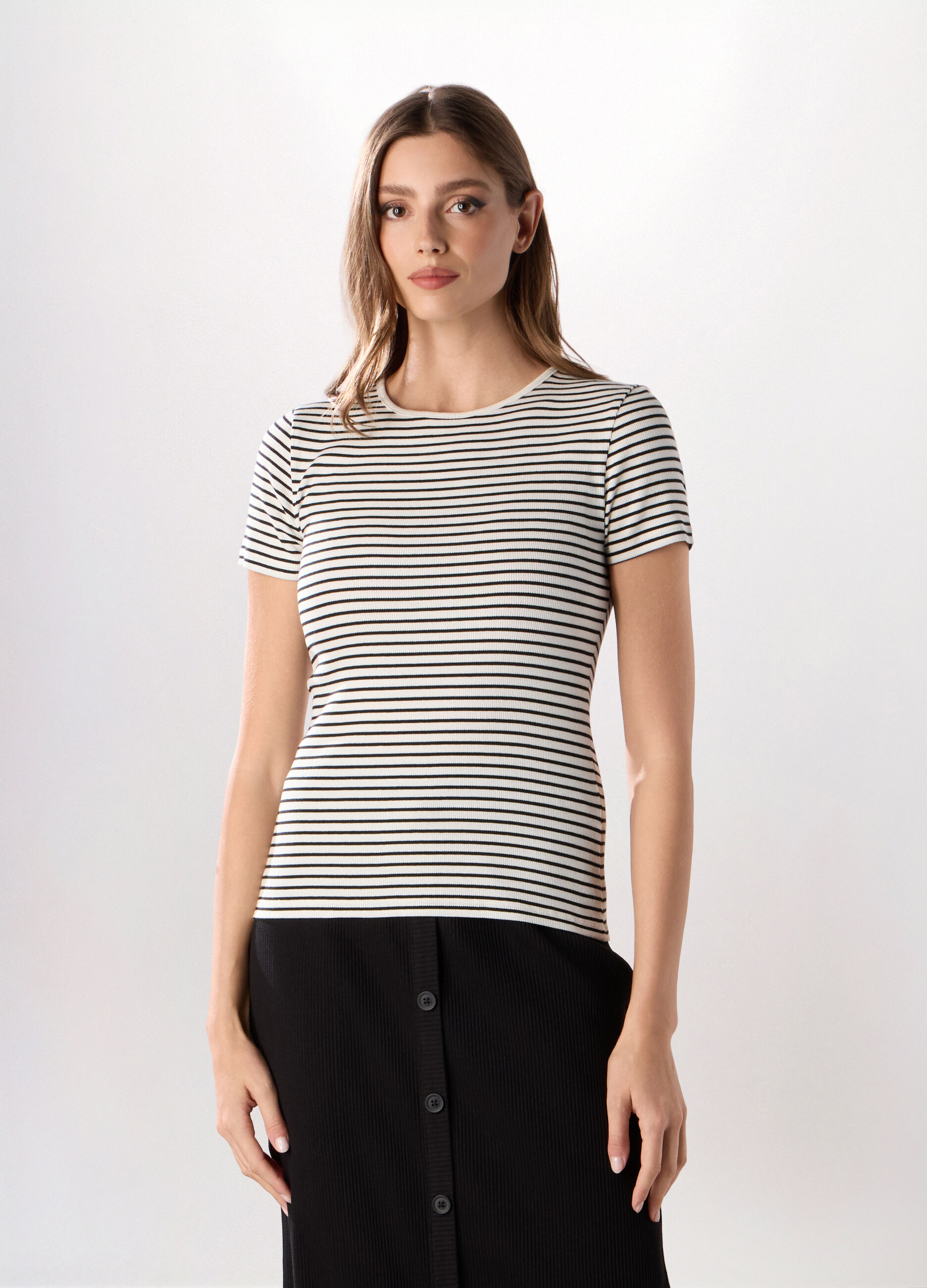 T-shirt a righe in costina di cotone stretch donna_0