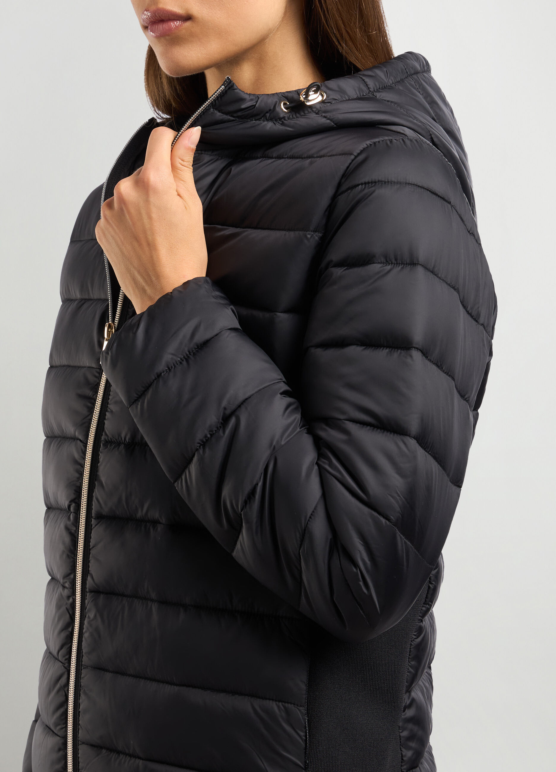 Giubbino imbottito con cappuccio donna_2