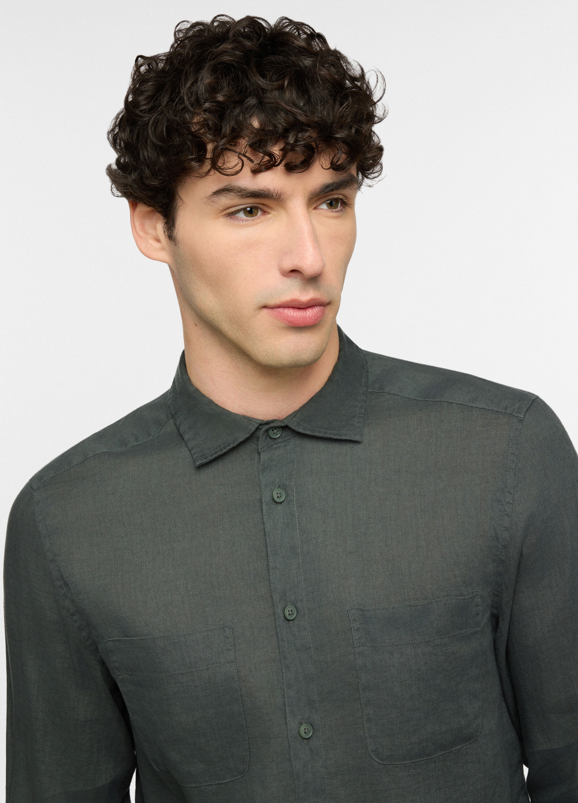 Camicia regular fit in lino con collo classico e doppia tasca uomo_2