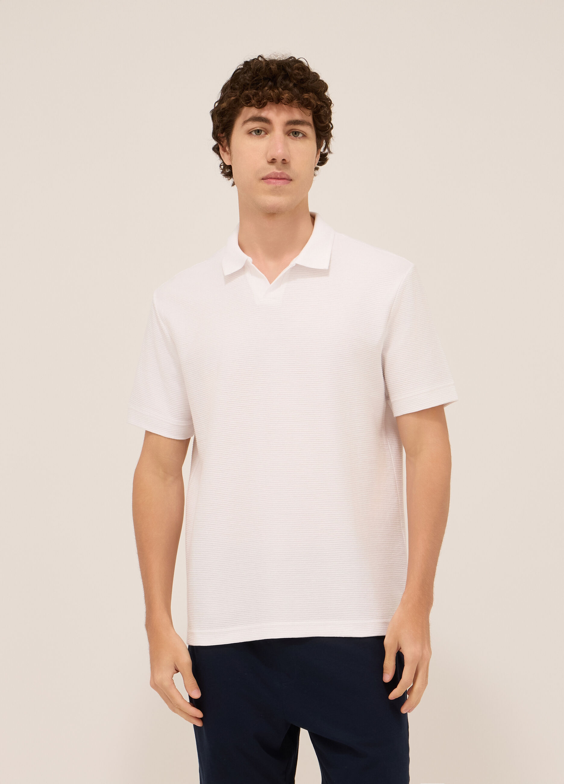 Polo in cotone a coste orizzontali uomo_0