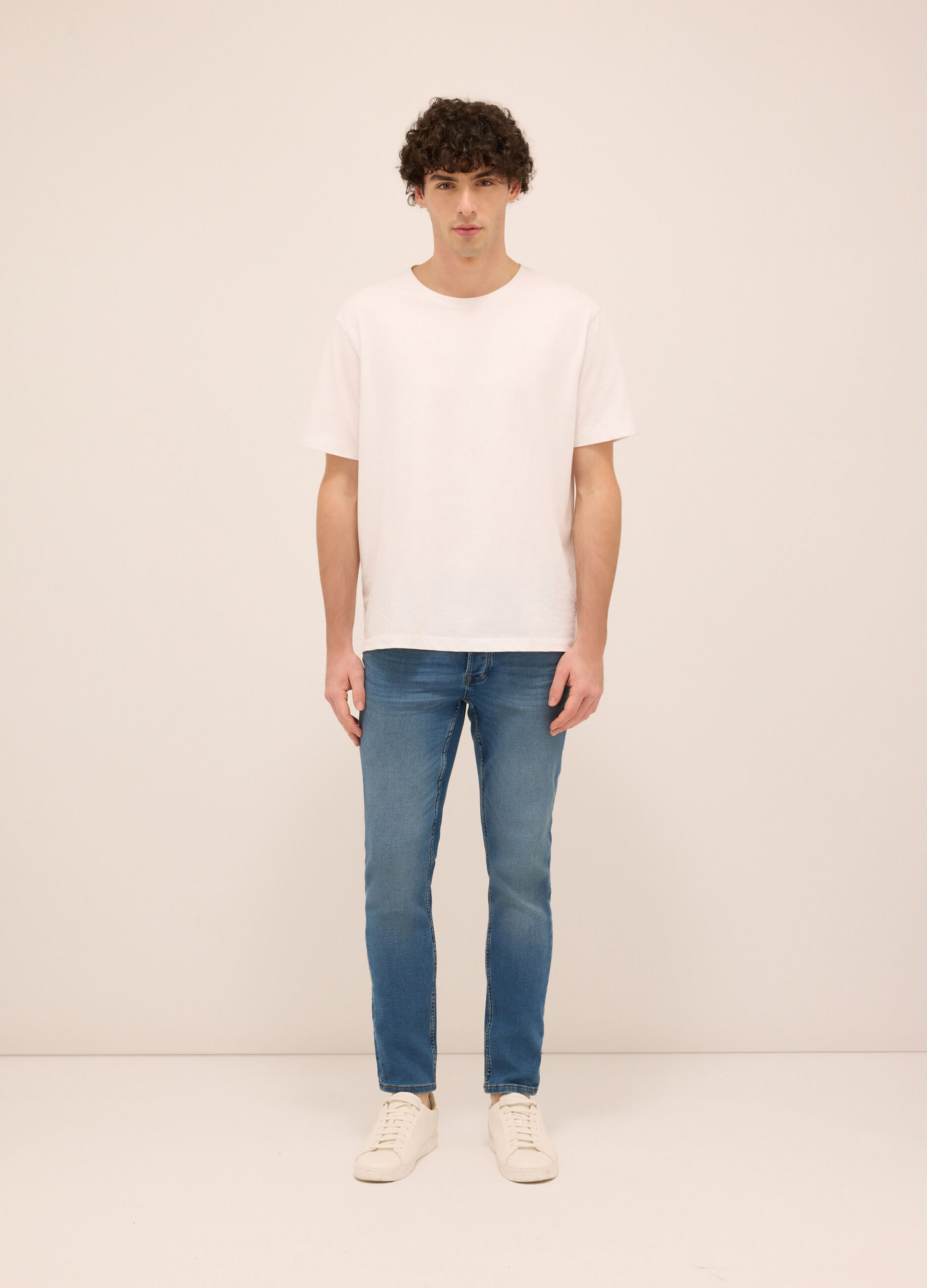 Jeans 5 tasche slim fit in denim di cotone stretch uomo_0