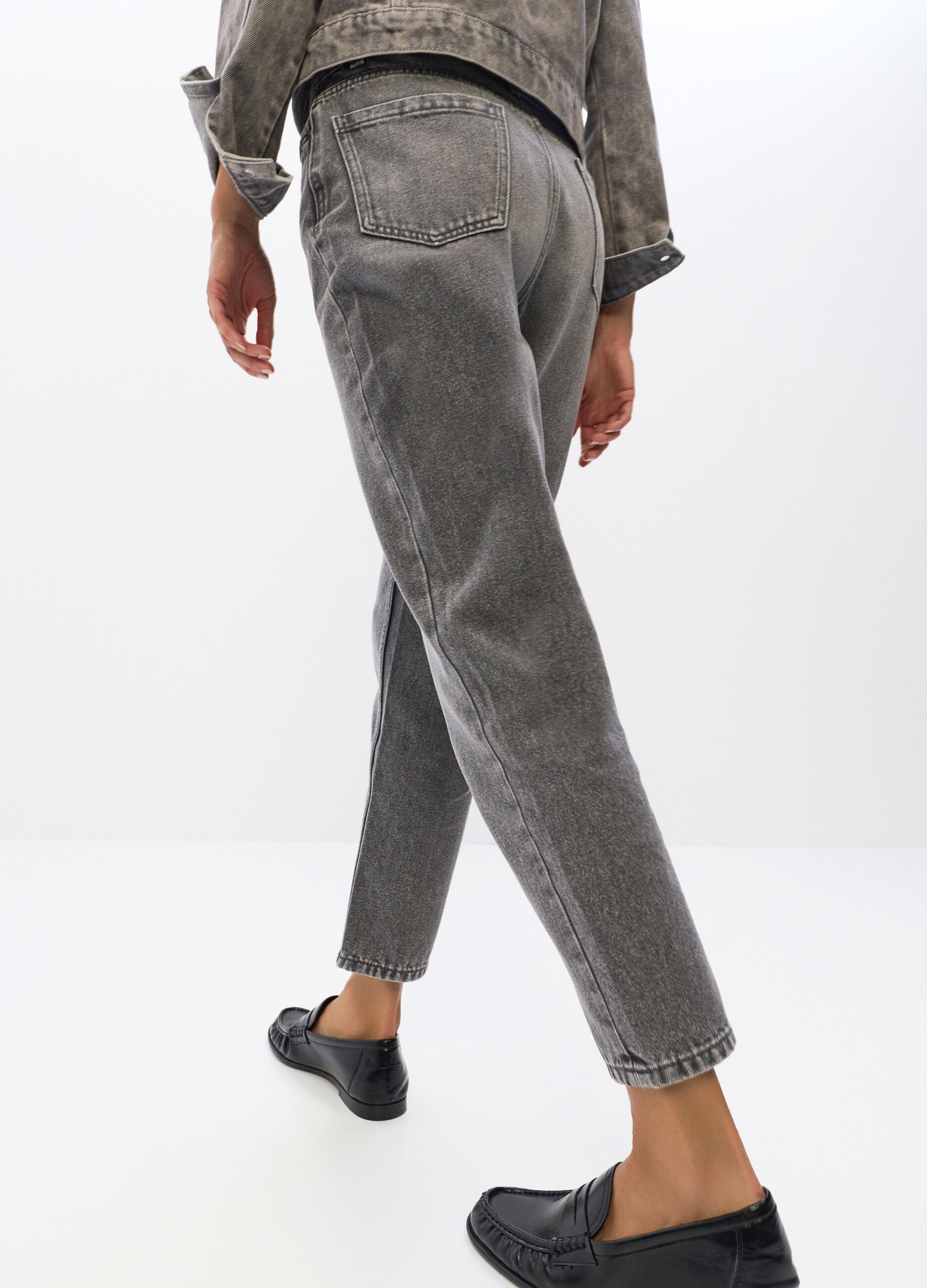 Pantaloni Mom Fit in denim misto cotone donna_1
