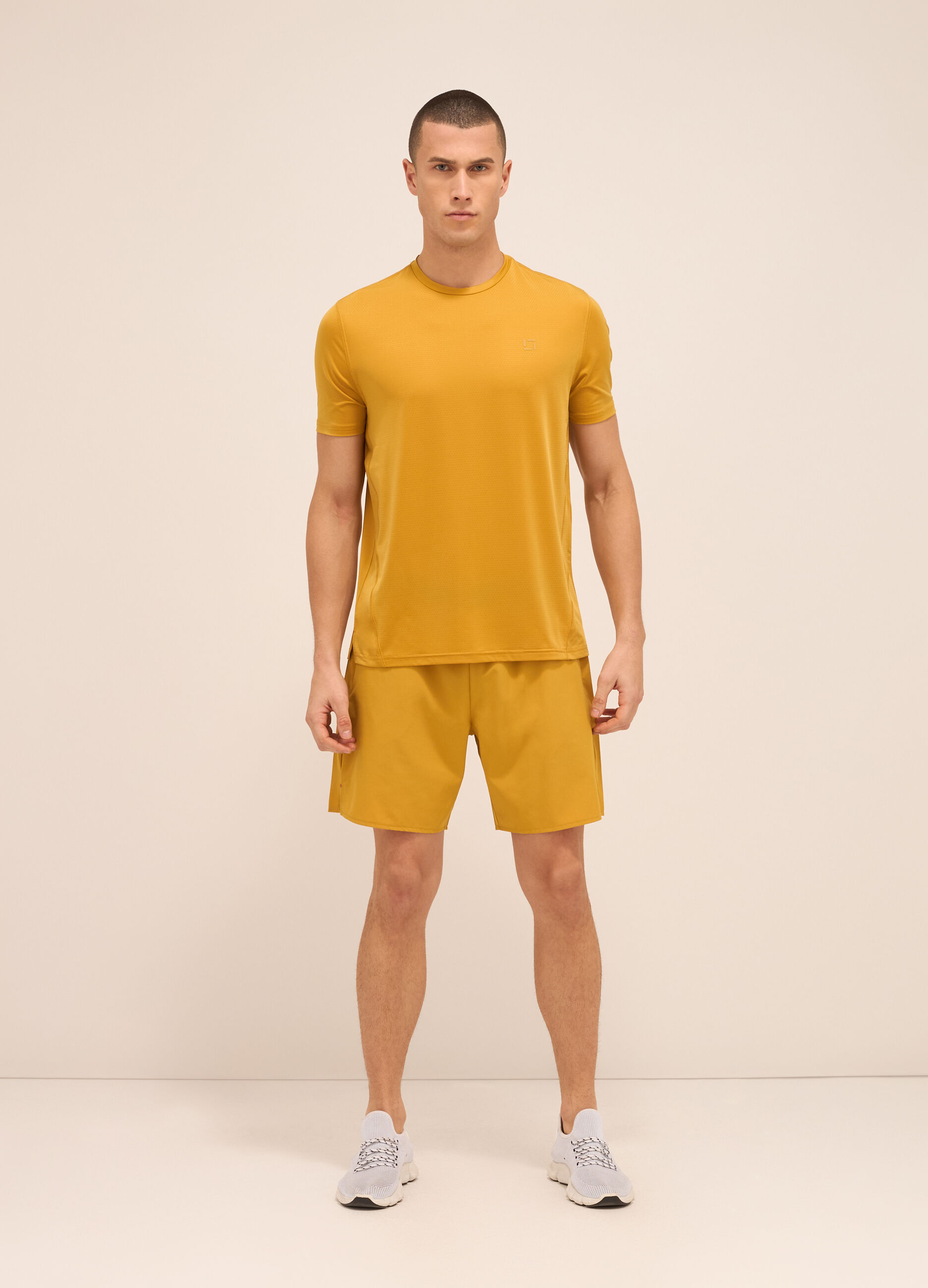 Shorts sportivi in tessuto tecnico uomo _0