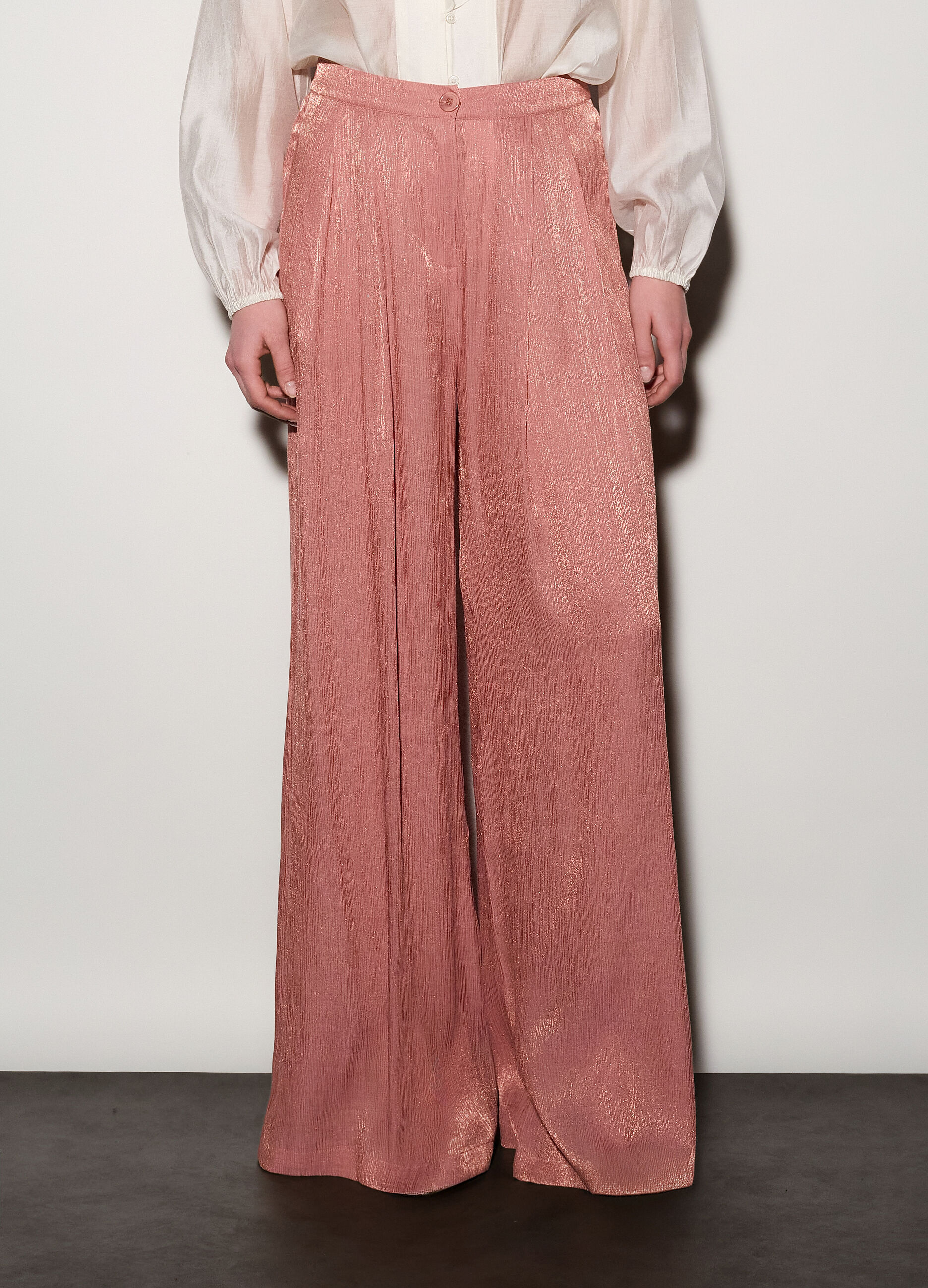 Pantaloni wide leg in raso pliss&eacute; donna_1