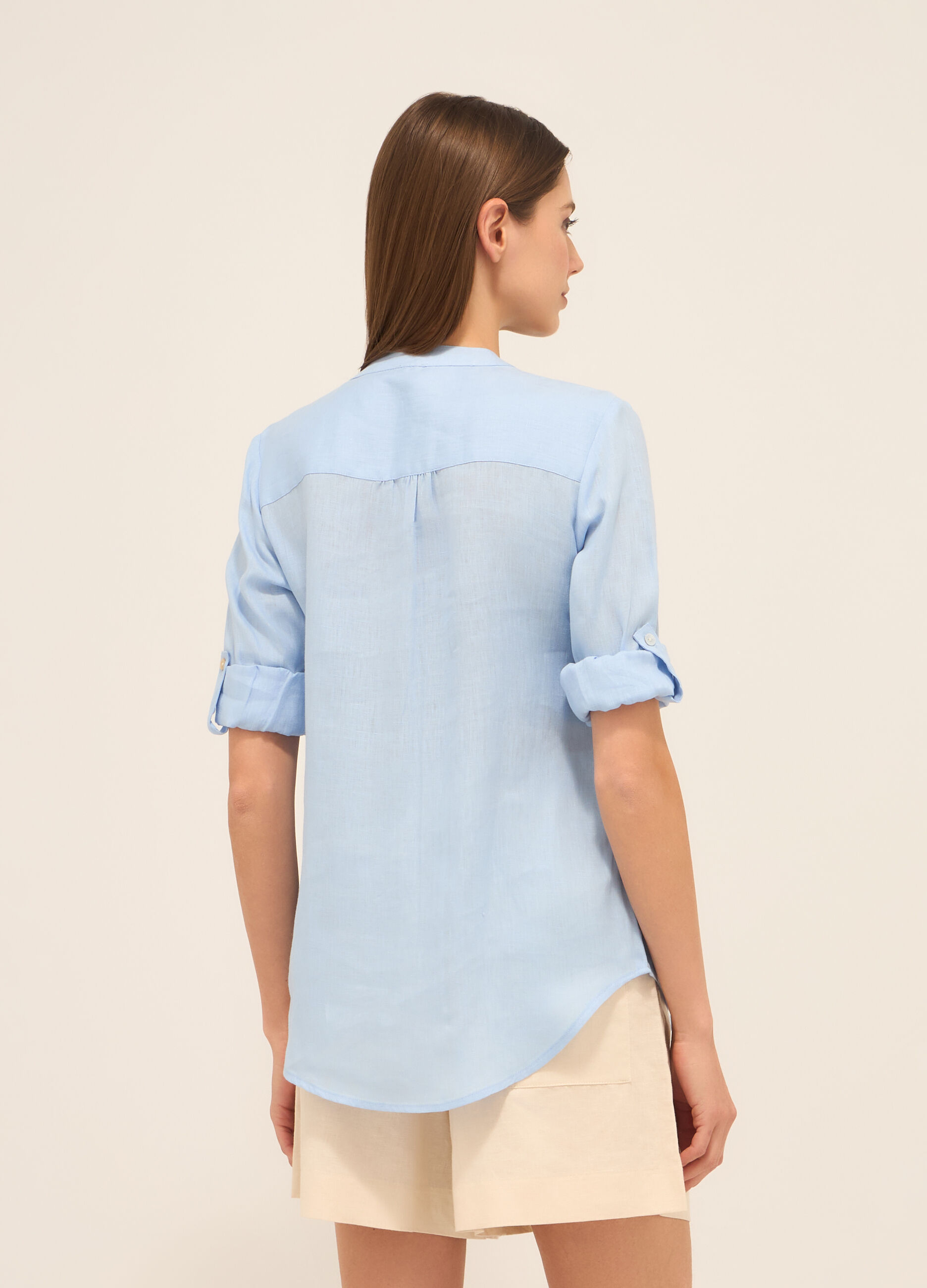 Camicia in puro lino con scollo a V donna_1
