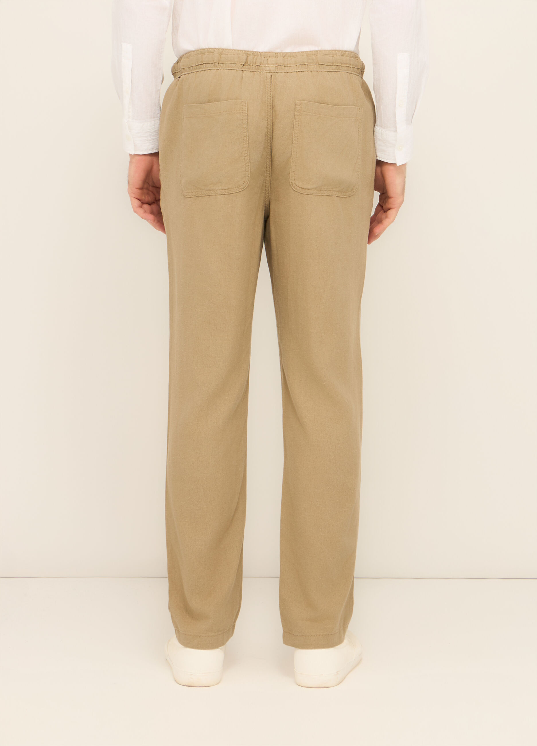 Pantaloni chino in misto lino con coulisse uomo_1