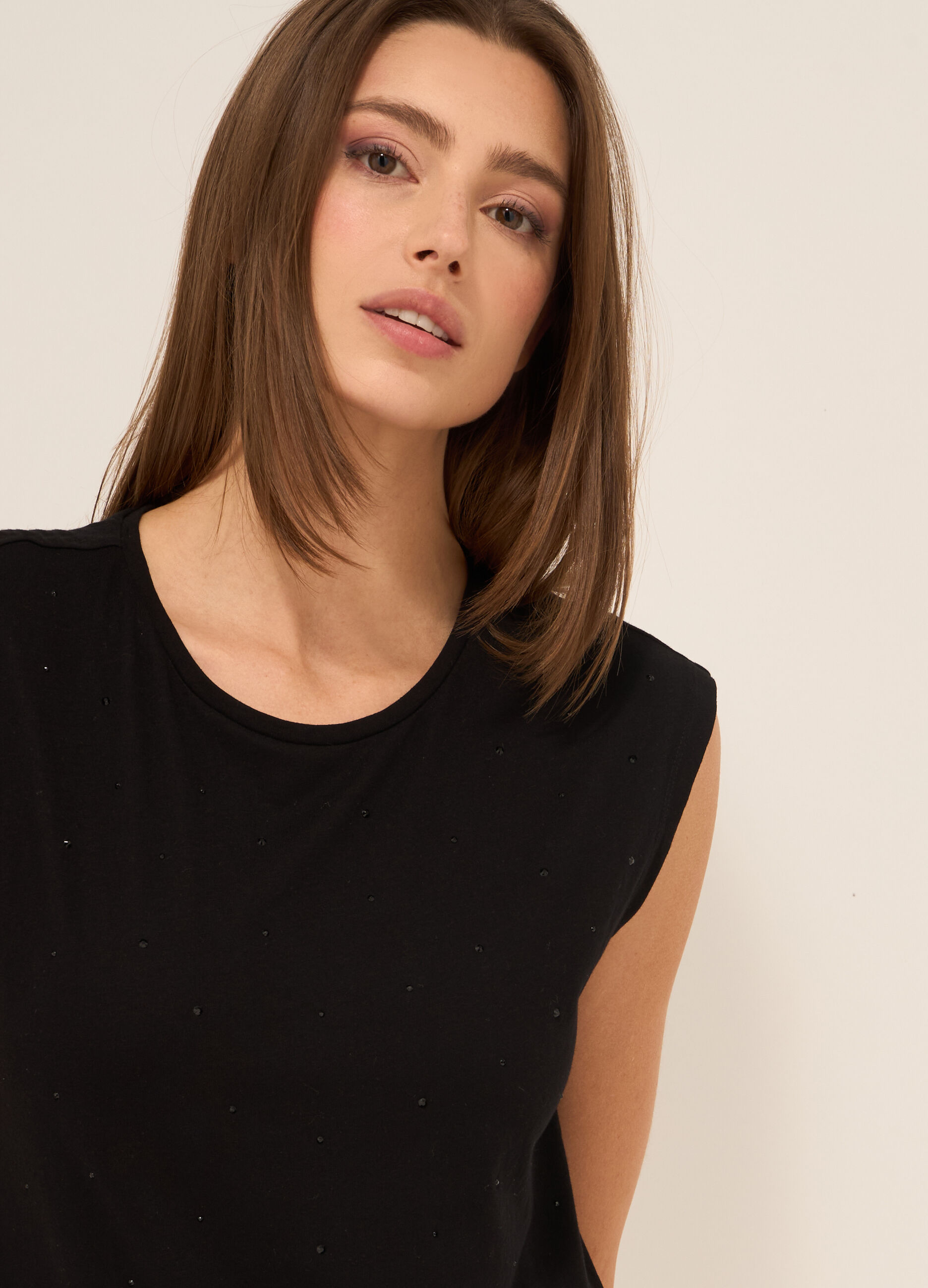 T-shirt smanicata in puro cotone donna_2