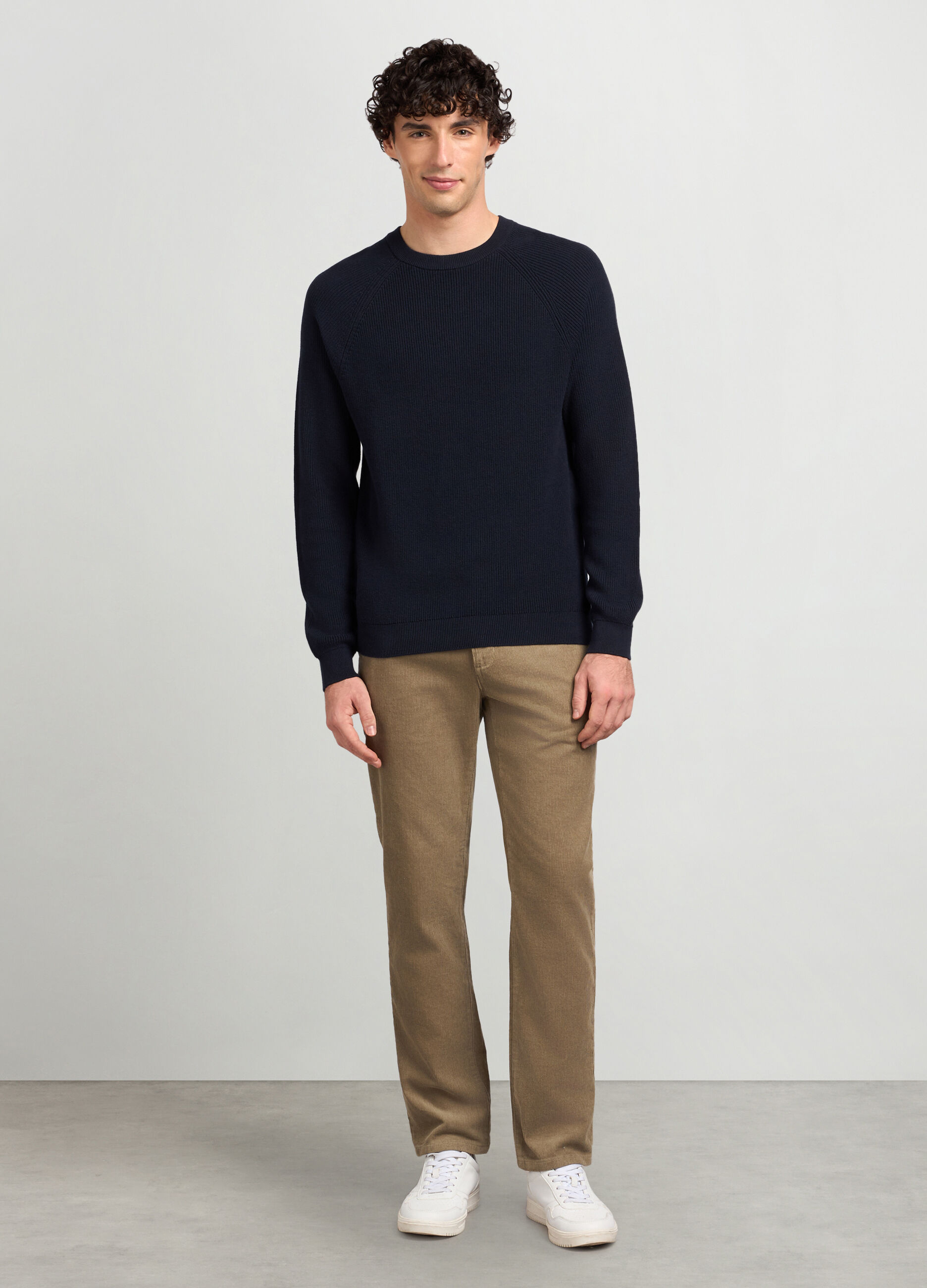 Pantaloni chino regular fit in velluto a coste uomo