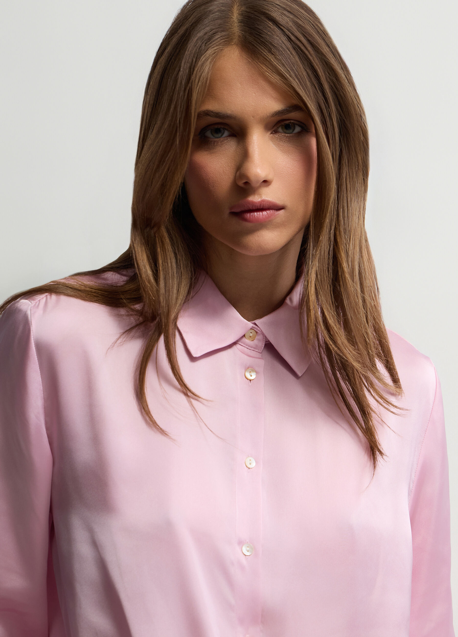 Camicia Fit Over con colletto alla francese in raso donna_2