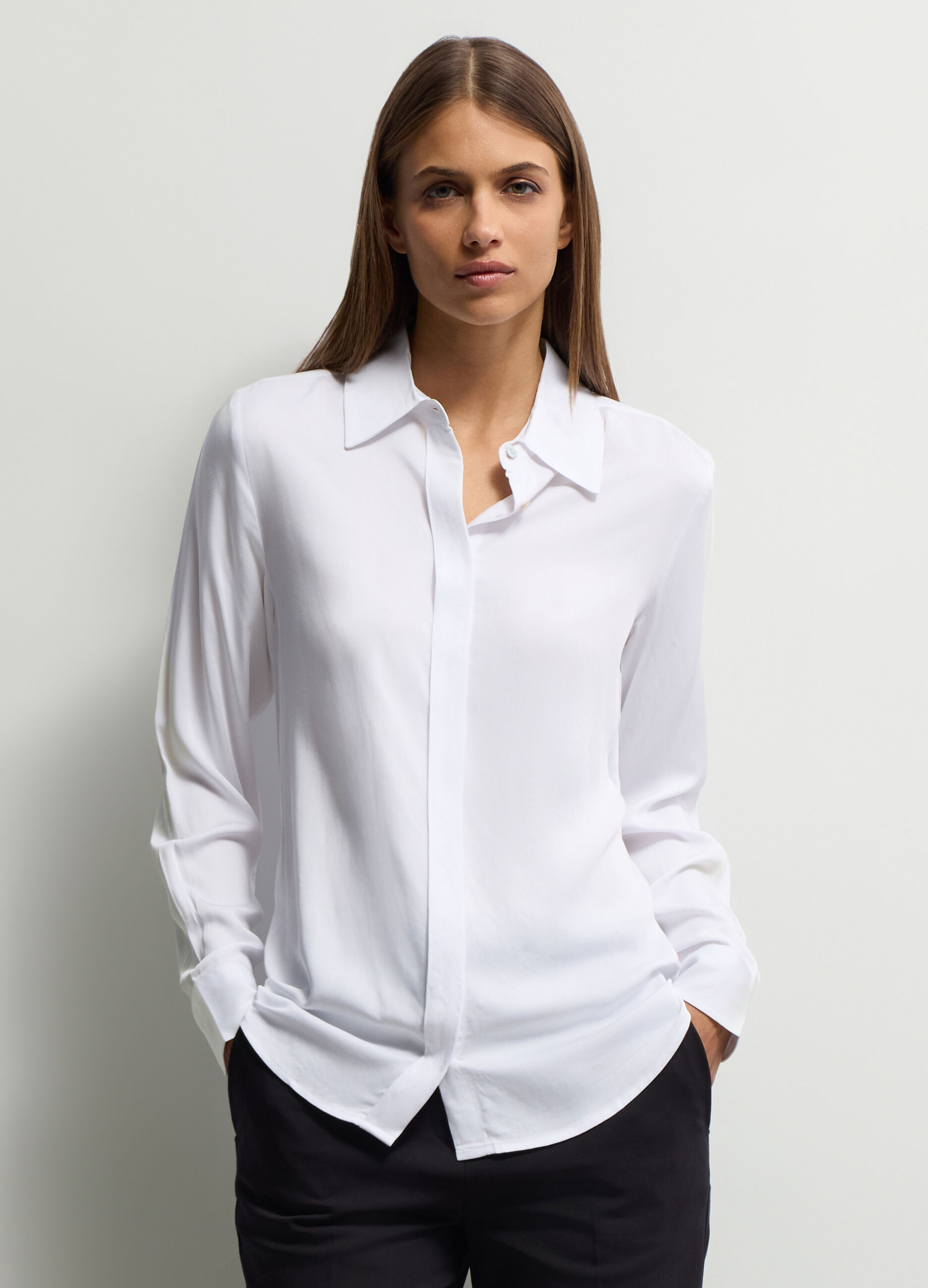 Camicia Fit Regular con colletto alla francese in pura viscosa donna_0