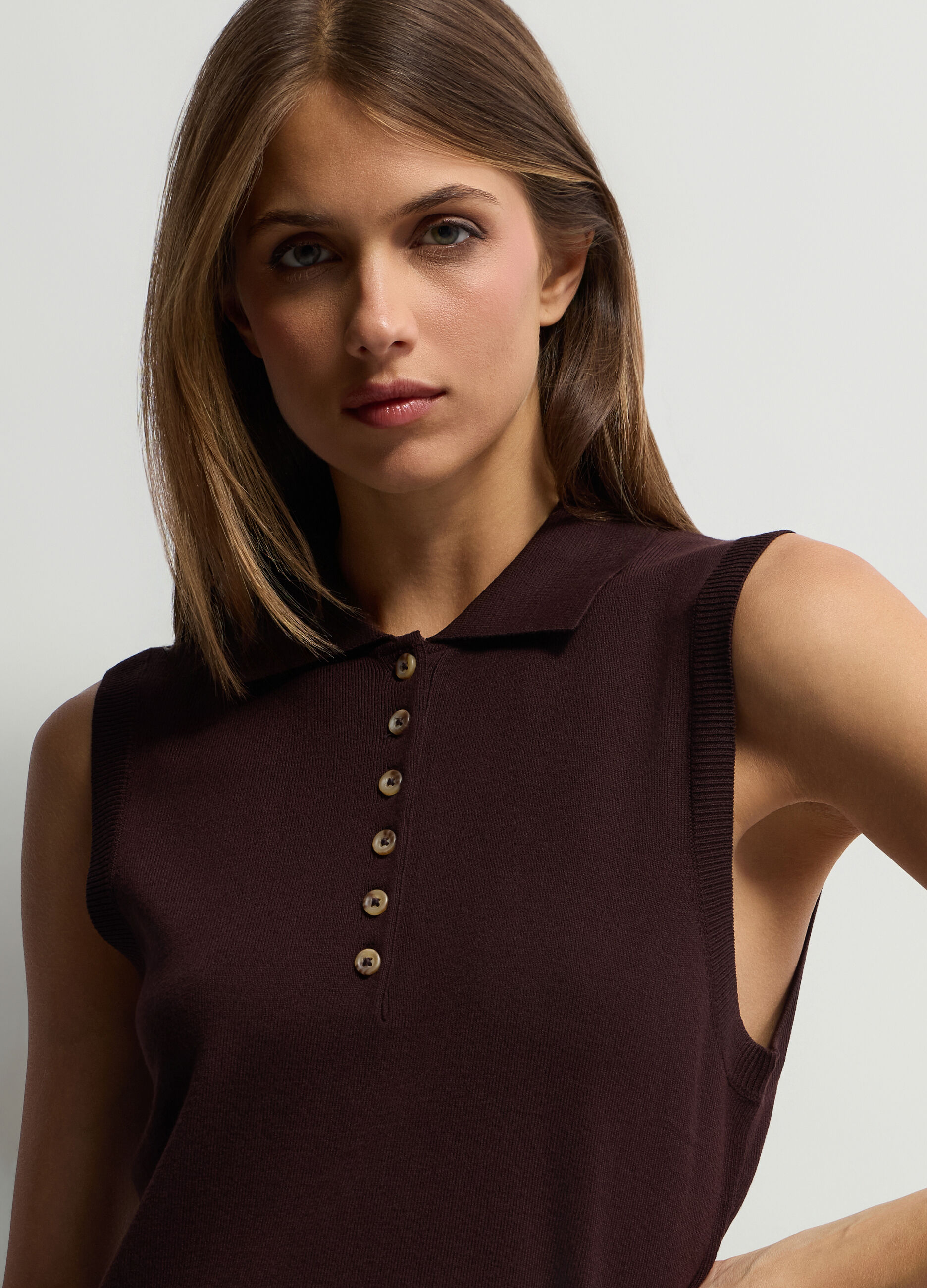 Gilet con colletto classico in maglia rasata donna_2