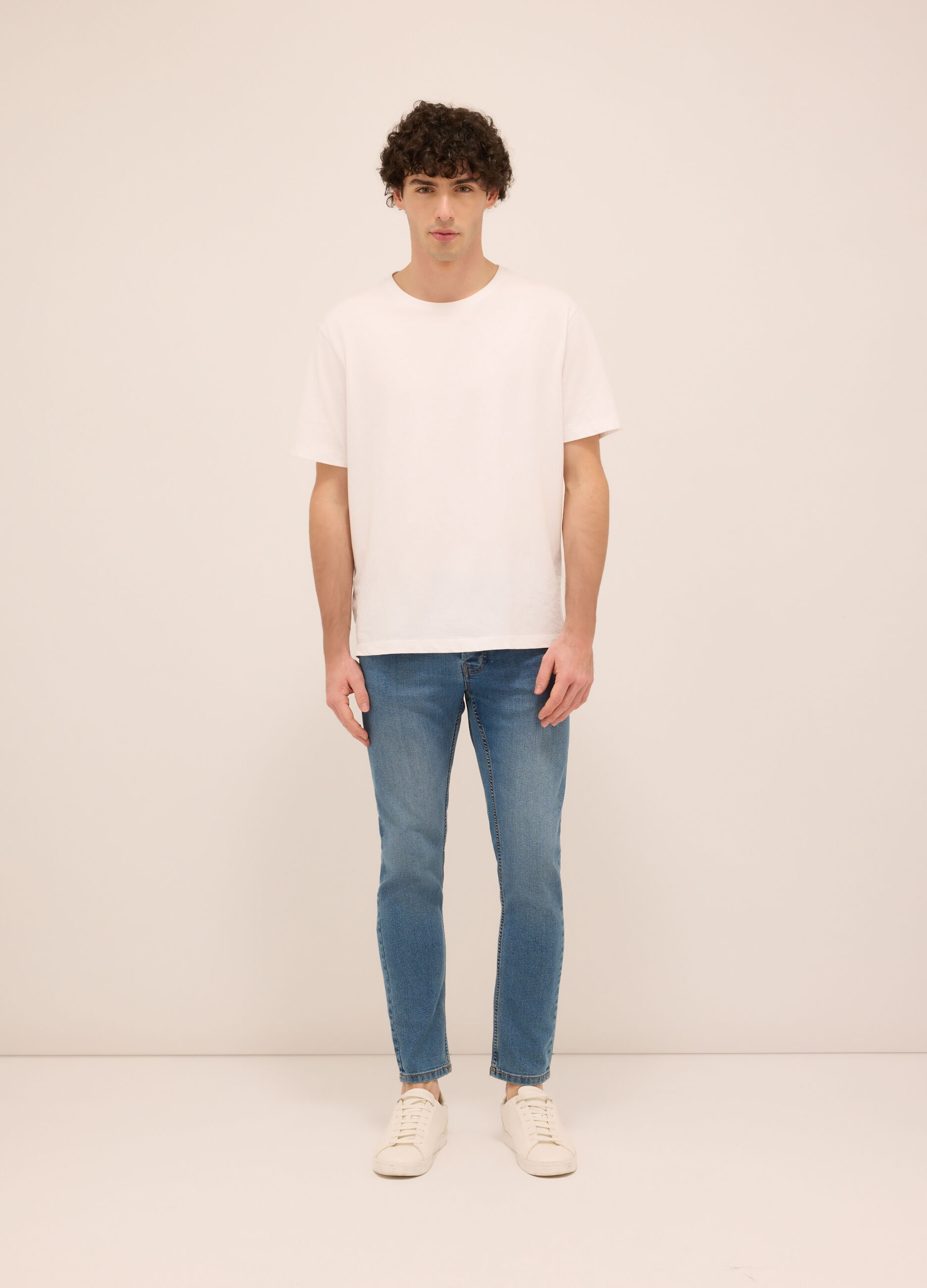 Jeans 5 tasche slim fit in denim di cotone stretch uomo_0