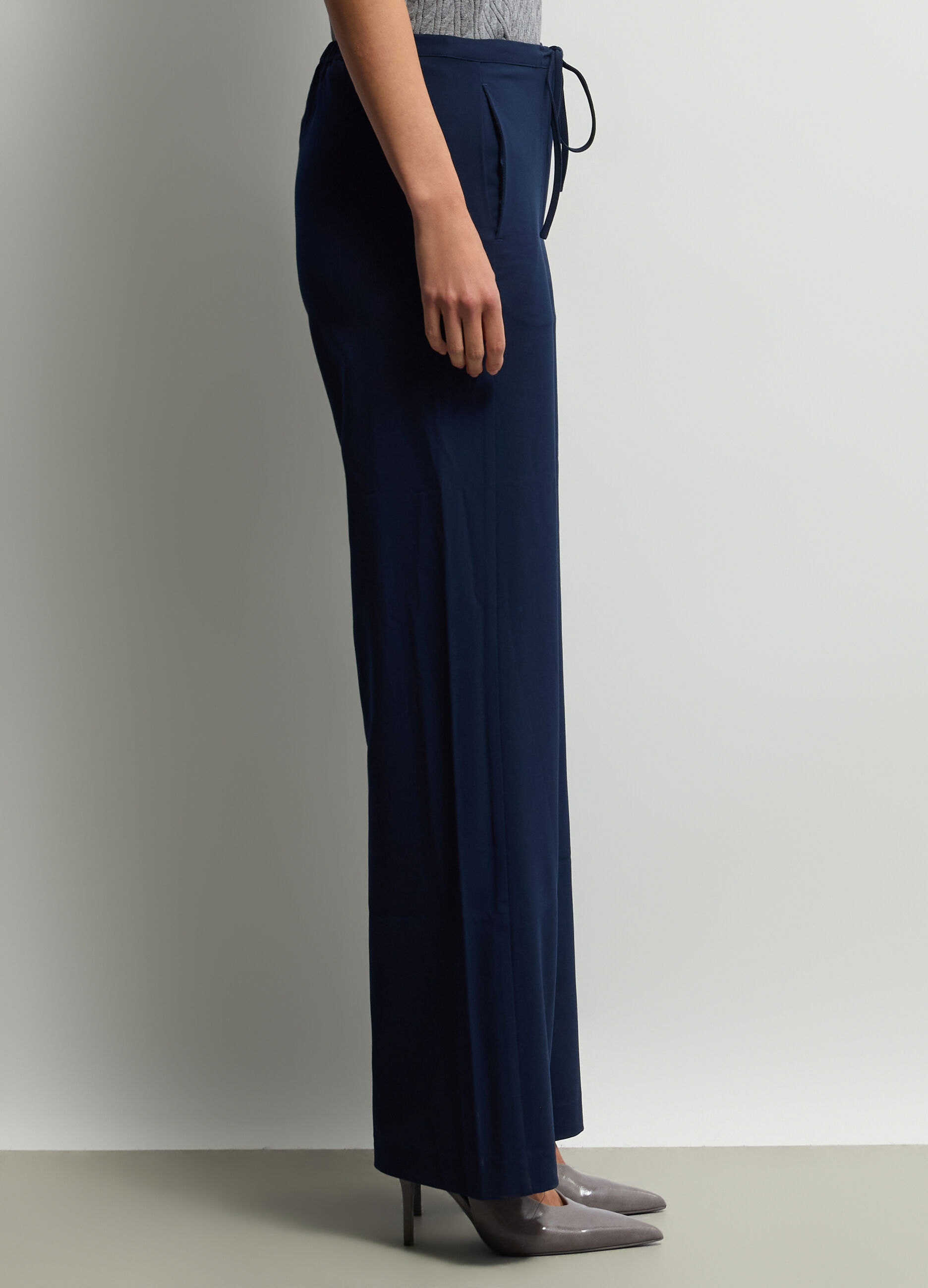 Pantaloni Straight Fit in poli viscosa stretch donna_1