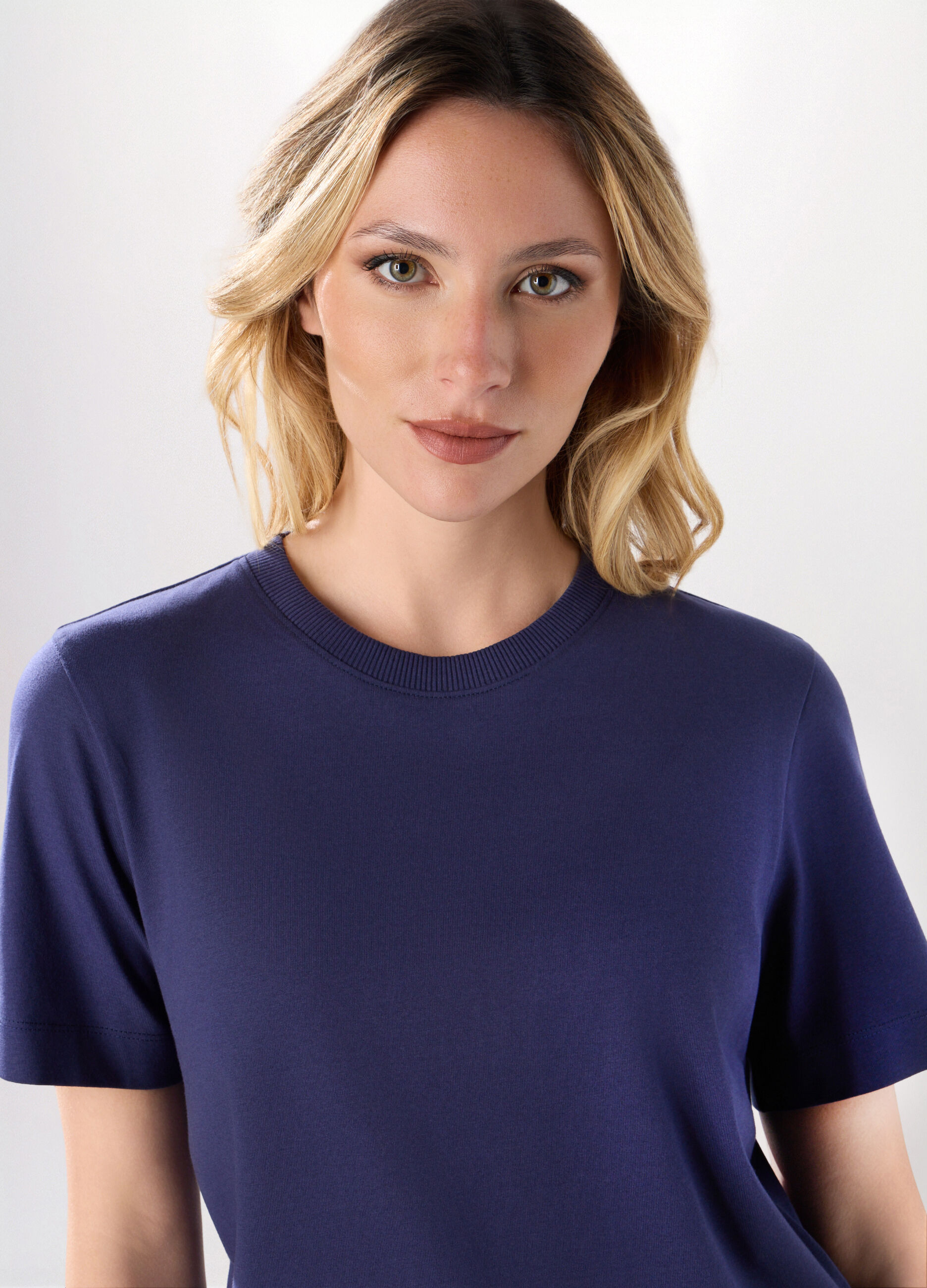 T-shirt in puro cotone a maniche corte donna_2