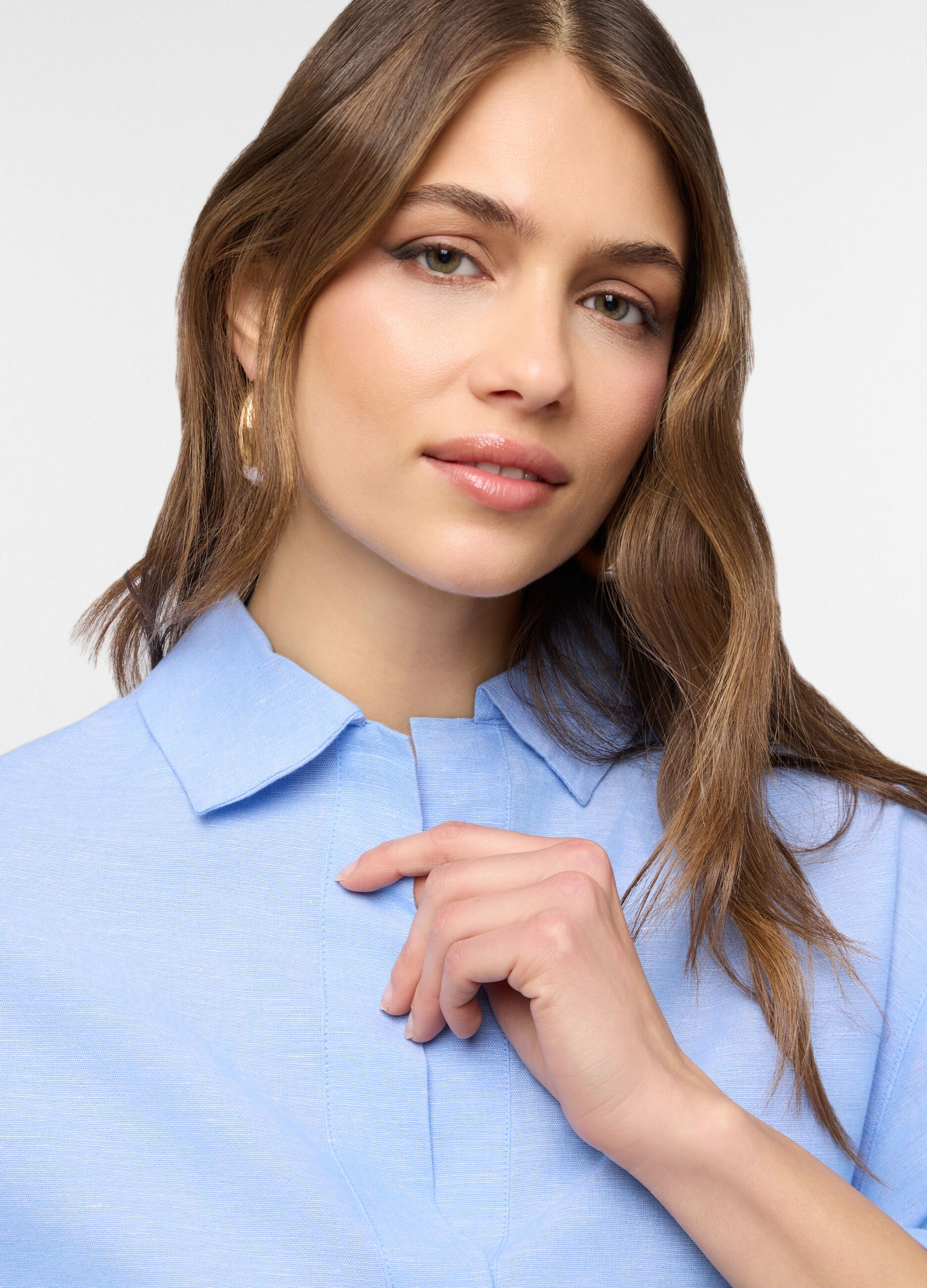 Blusa fit over con scollo a V misto lino donna_2