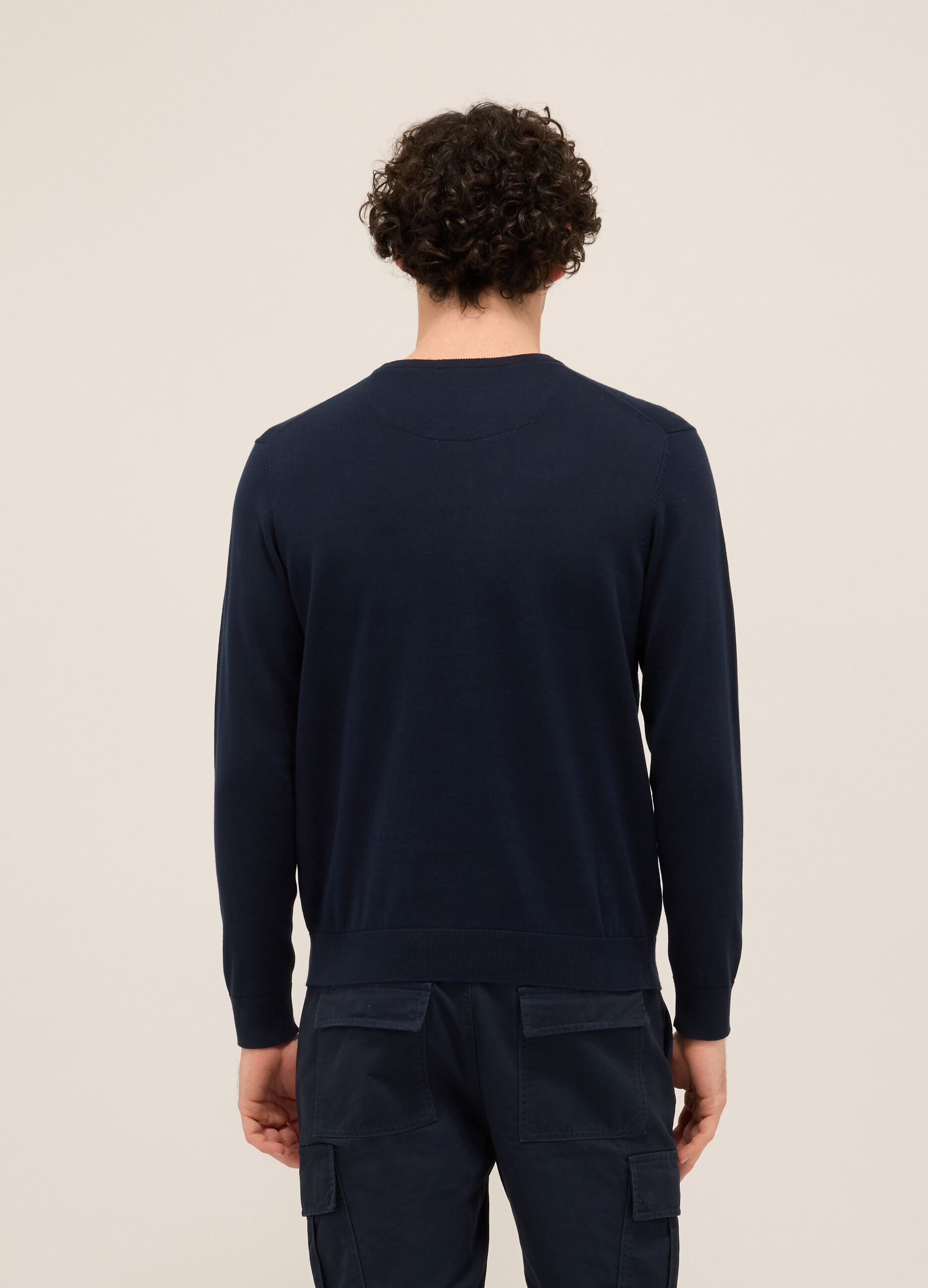 Maglione girocollo in maglia rasata di puro cotone uomo_1
