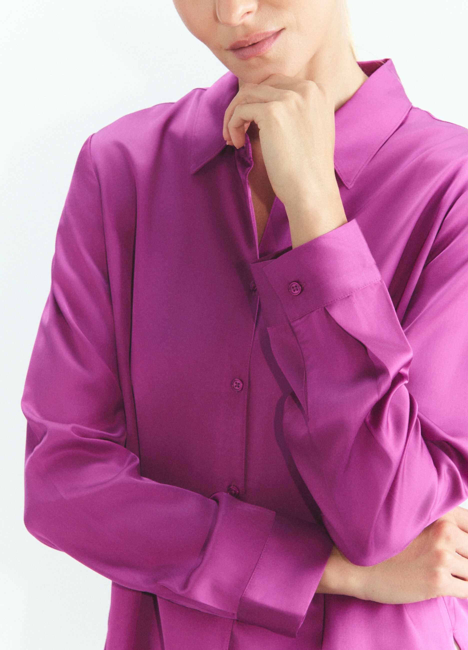 Camicia Fit Regular con colletto alla francese in raso di pura viscosa donna_3