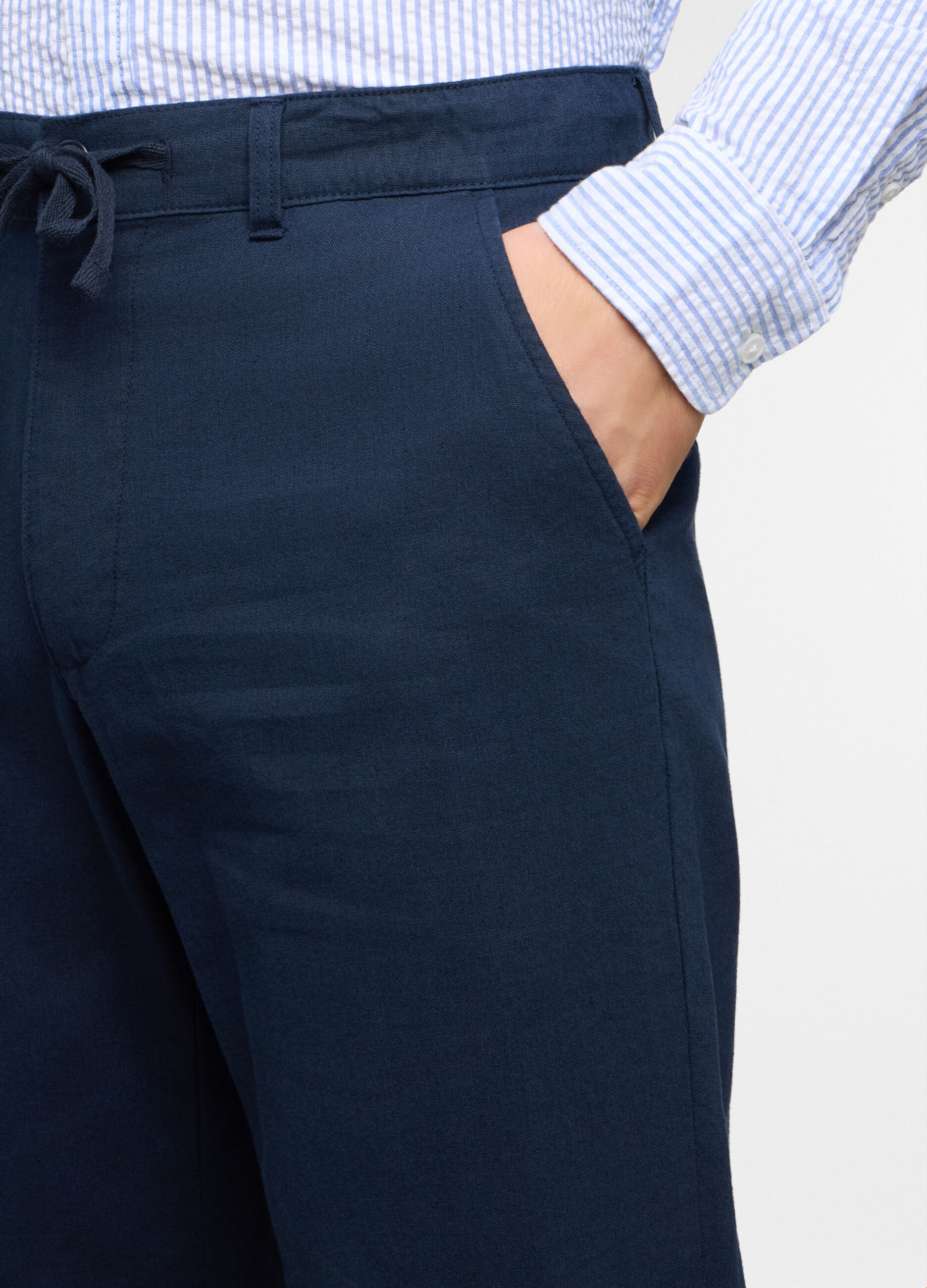 Pantaloni chino relaxed fit in lino e cotone uomo_2