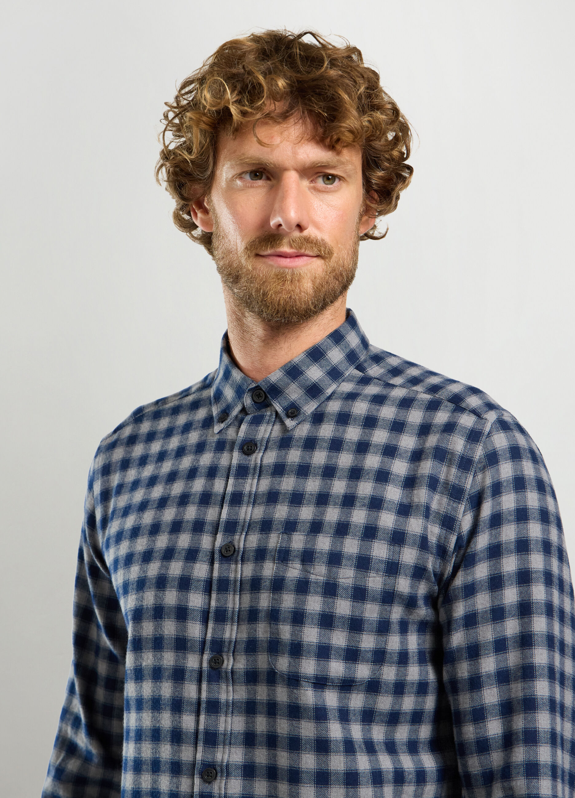 Camicia regular fit con colletto button down in flanella uomo_2