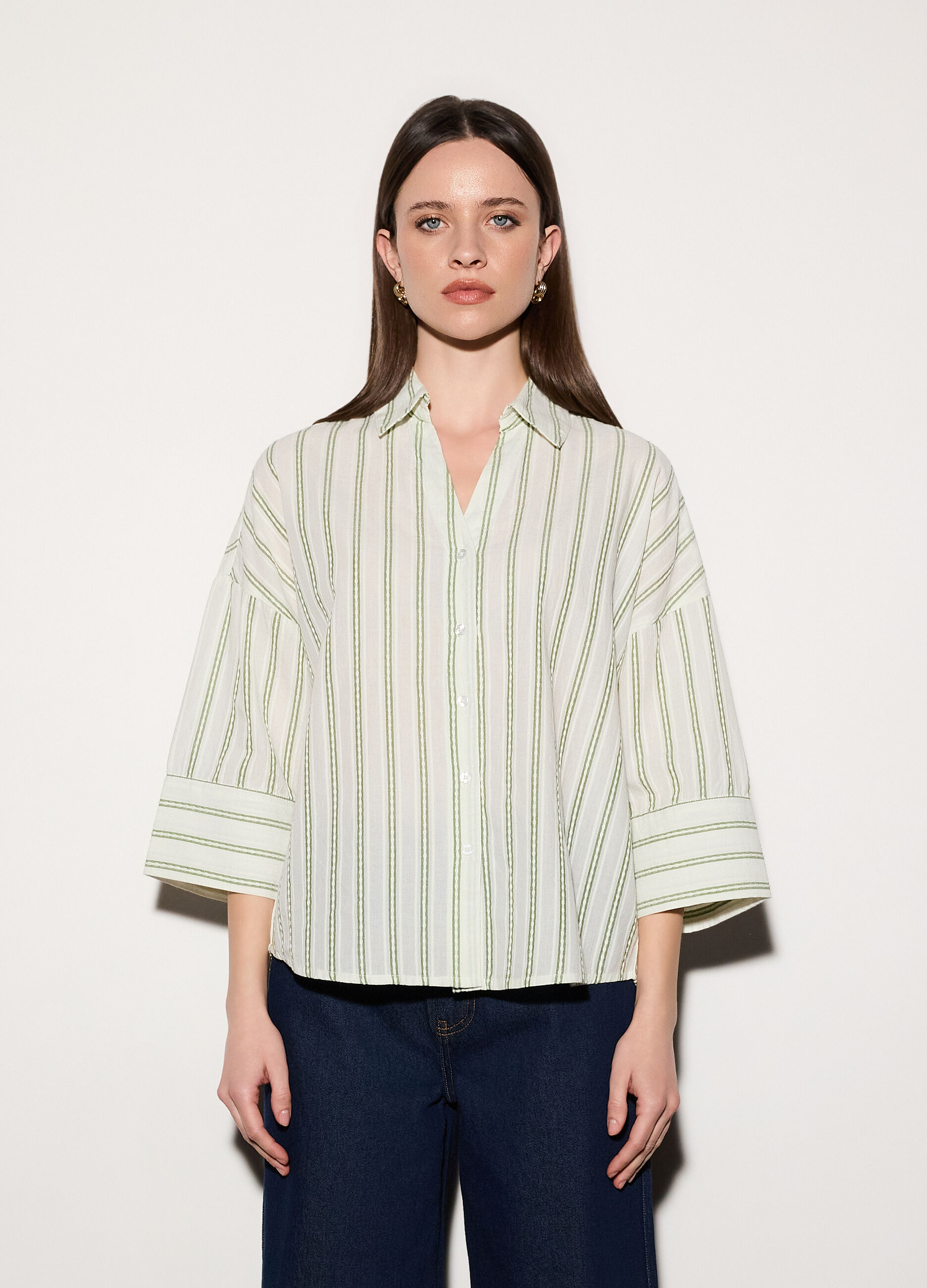 Camicia over fit colletto alla francese in puro cotone dobby a righe donna_1