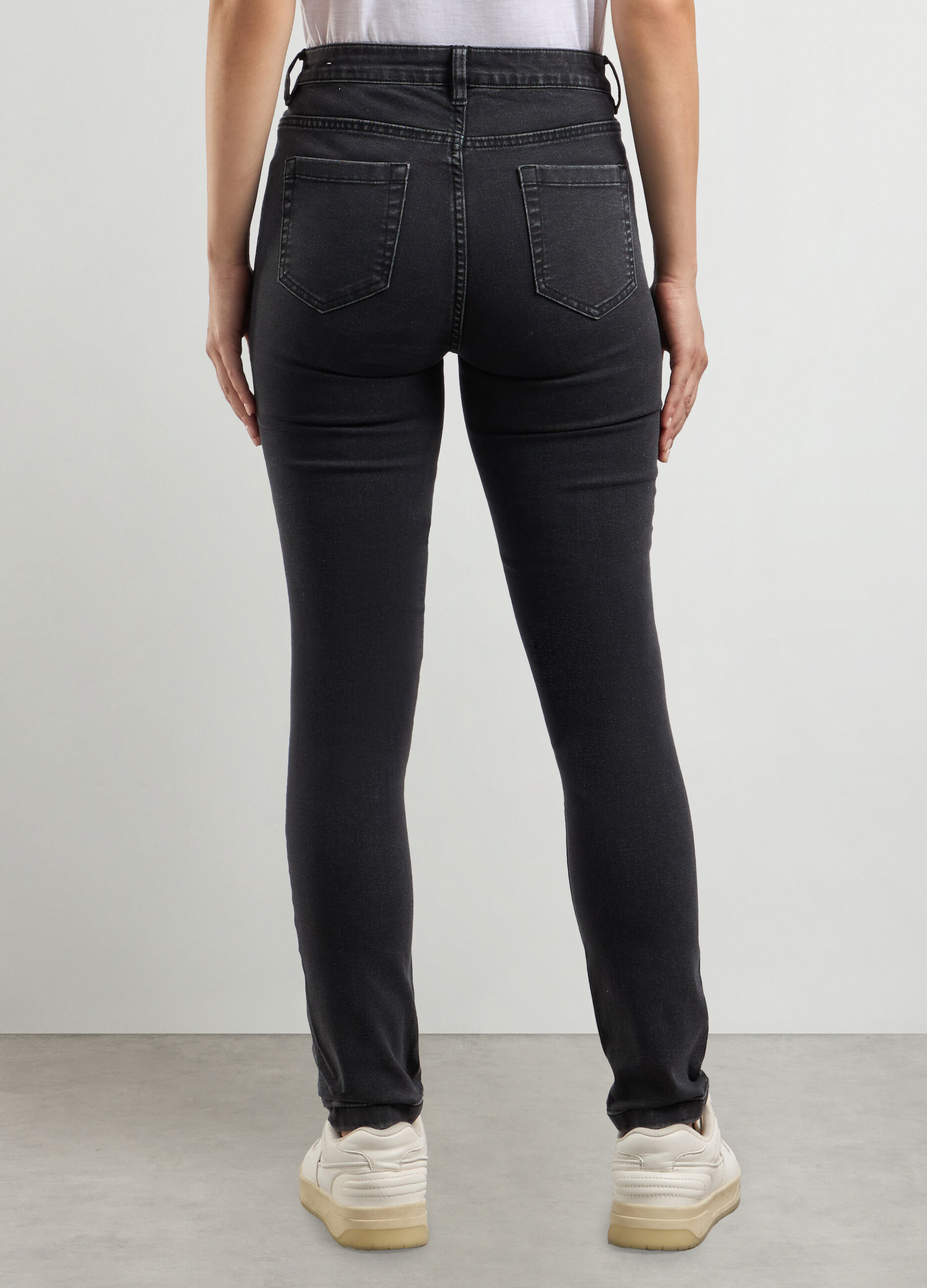 Pantaloni in denim di misto cotone stretch donna_1