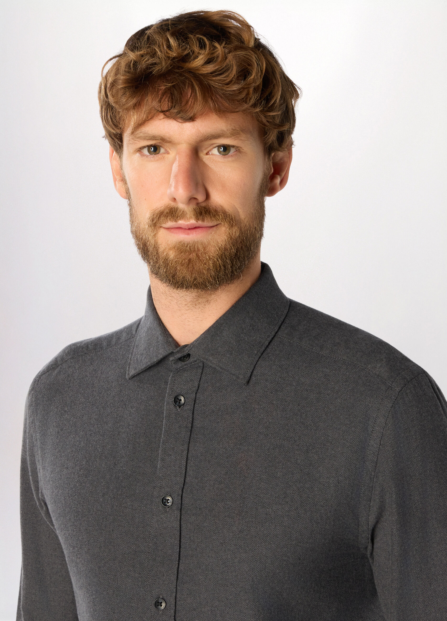 Camicia slim fit in flanella a lisca di pesce uomo_2