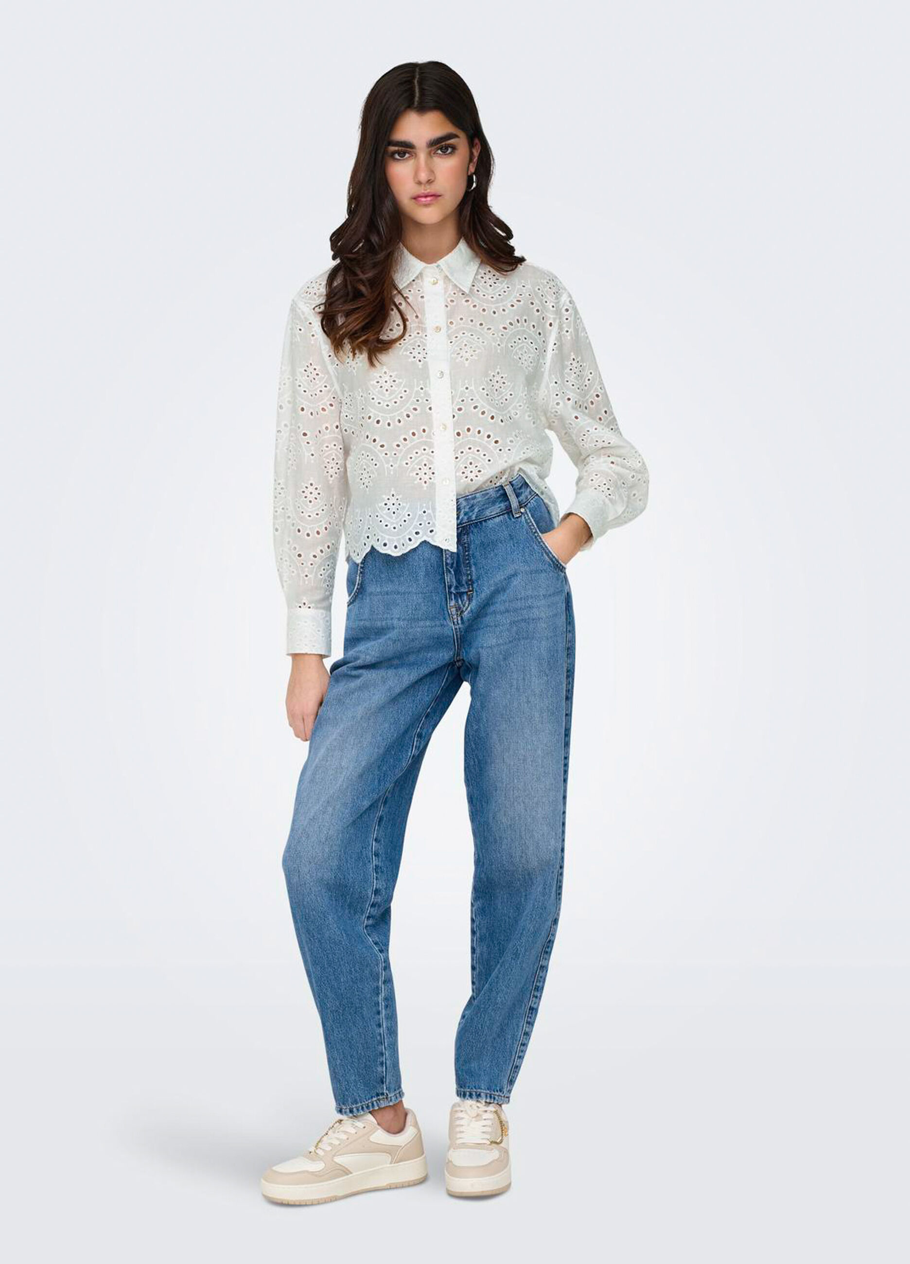 Camicia con ricami donna_0