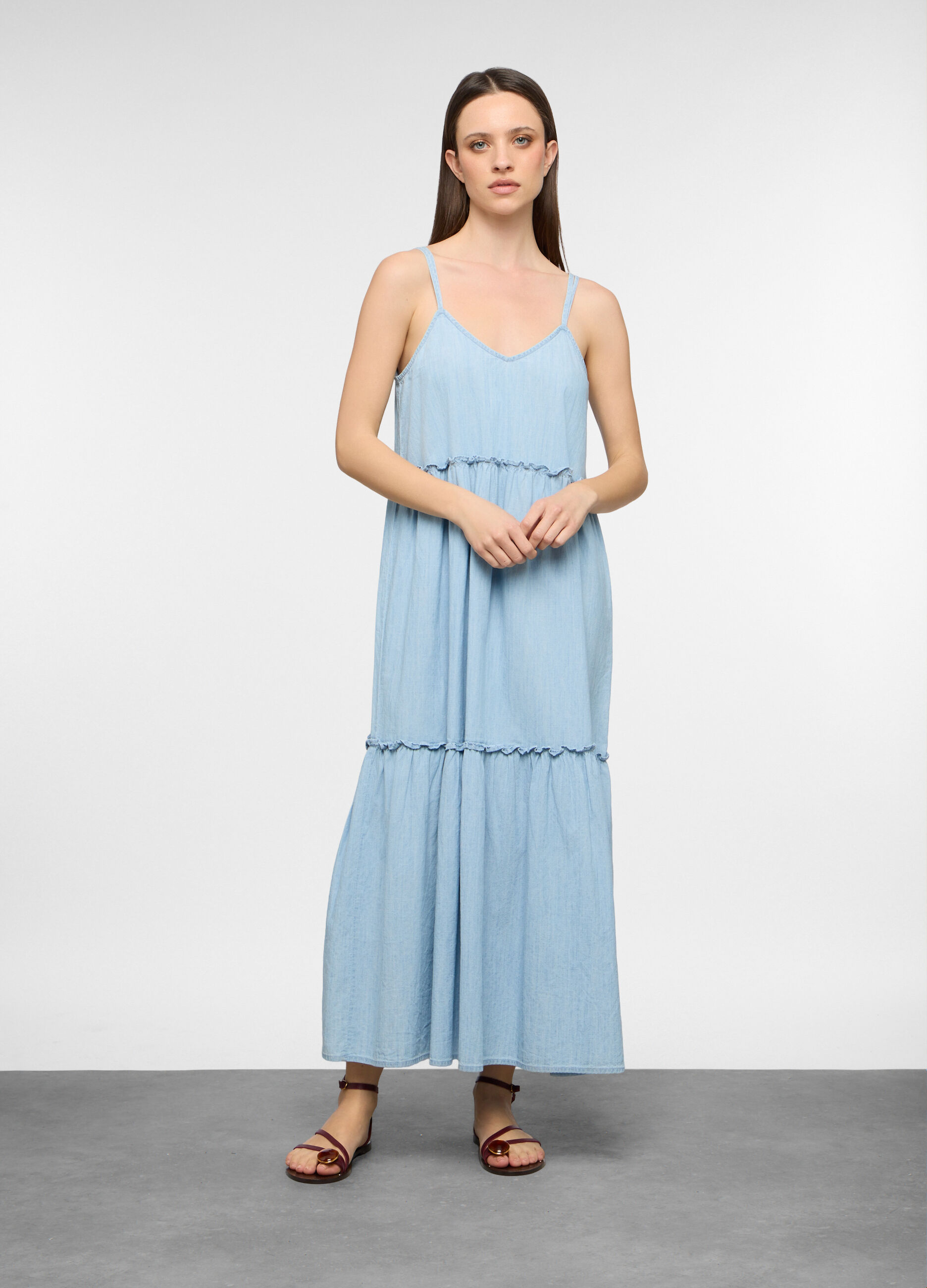 Abito svasato con balze con maniche corte bottoni sul davanti in lyocell donna_0